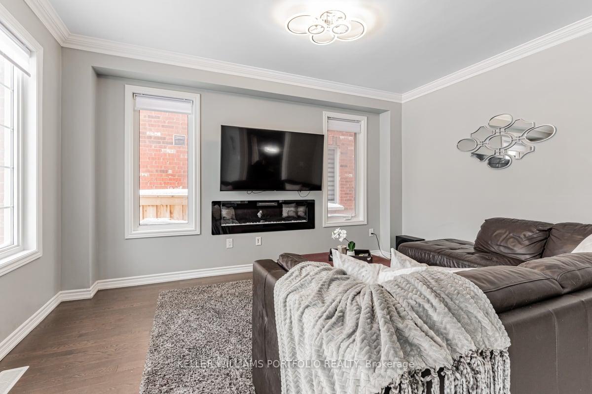 Photo 17 of 42 Willoughby Place, Clarington, Bowmanville — HOMEH