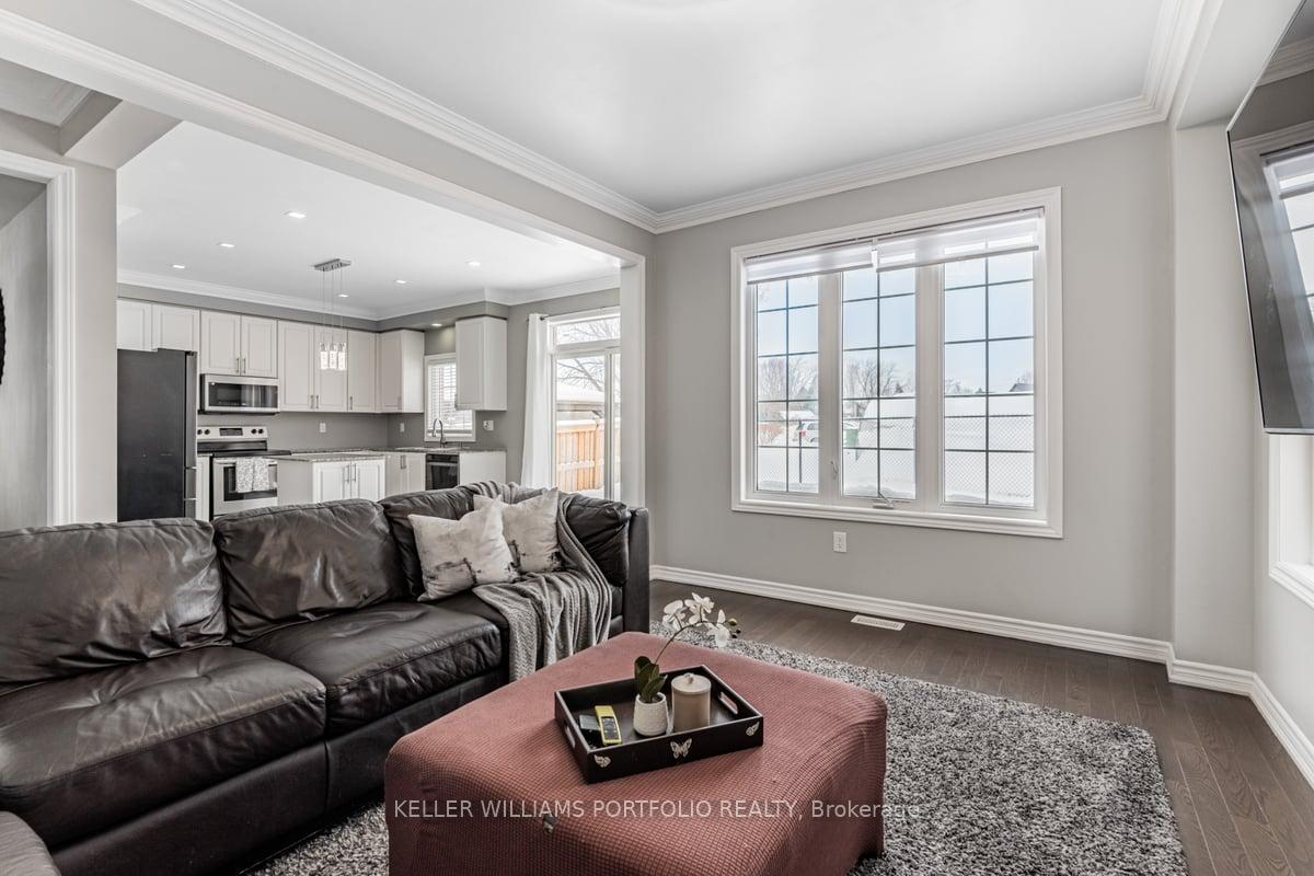 Photo 20 of 42 Willoughby Place, Clarington, Bowmanville — HOMEH