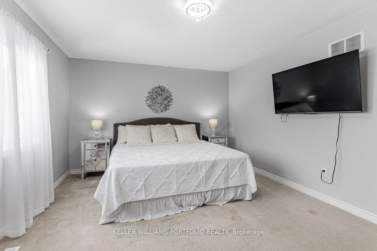 Photo 24 of 42 Willoughby Place, Clarington, Bowmanville — HOMEH