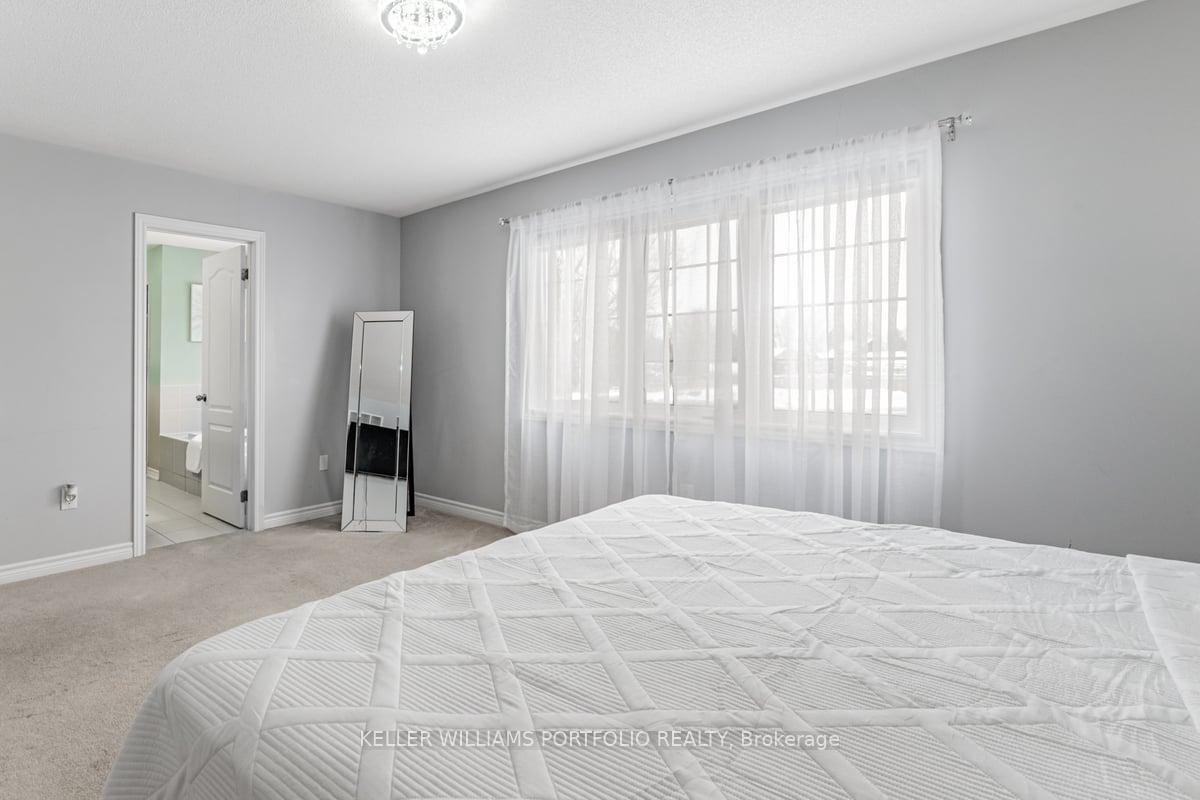 Photo 25 of 42 Willoughby Place, Clarington, Bowmanville — HOMEH