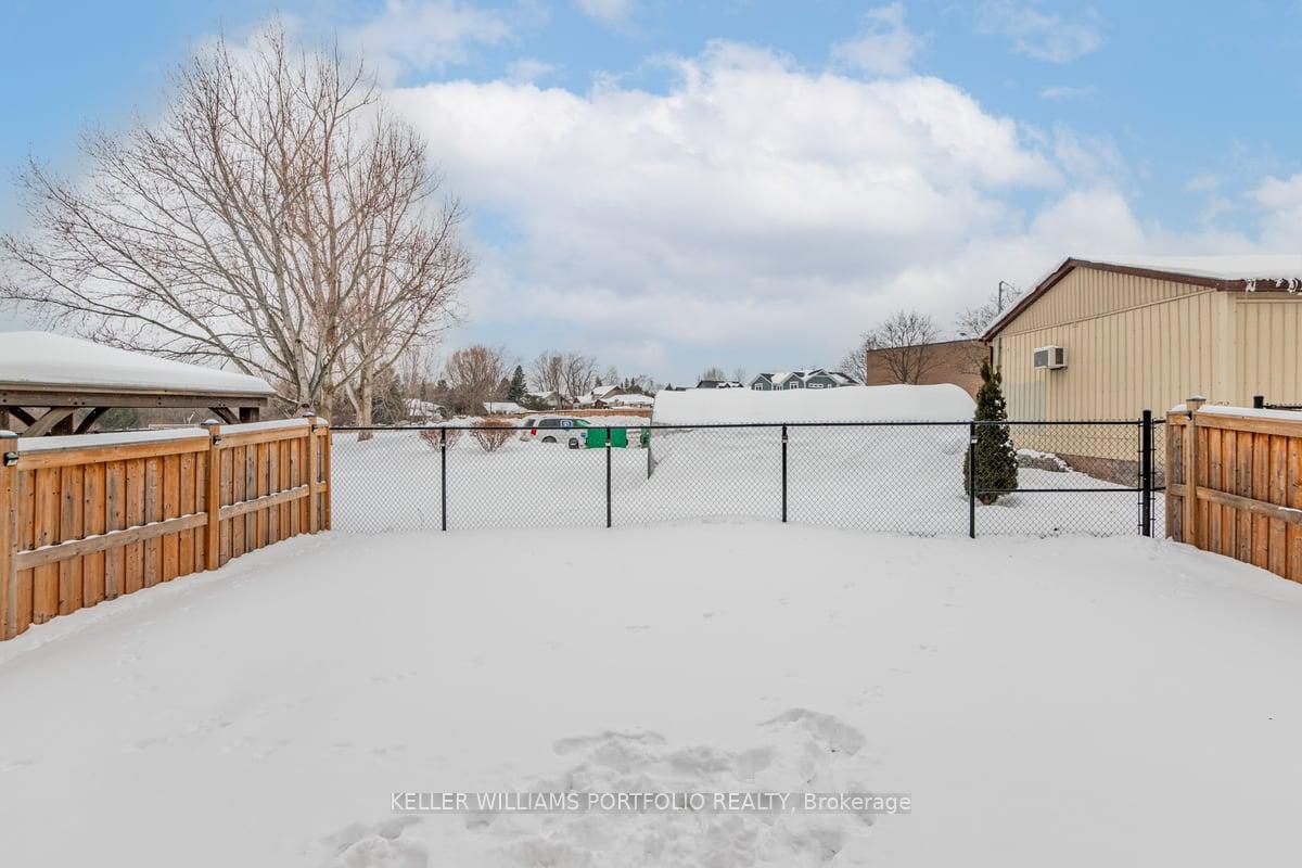Photo 38 of 42 Willoughby Place, Clarington, Bowmanville — HOMEH