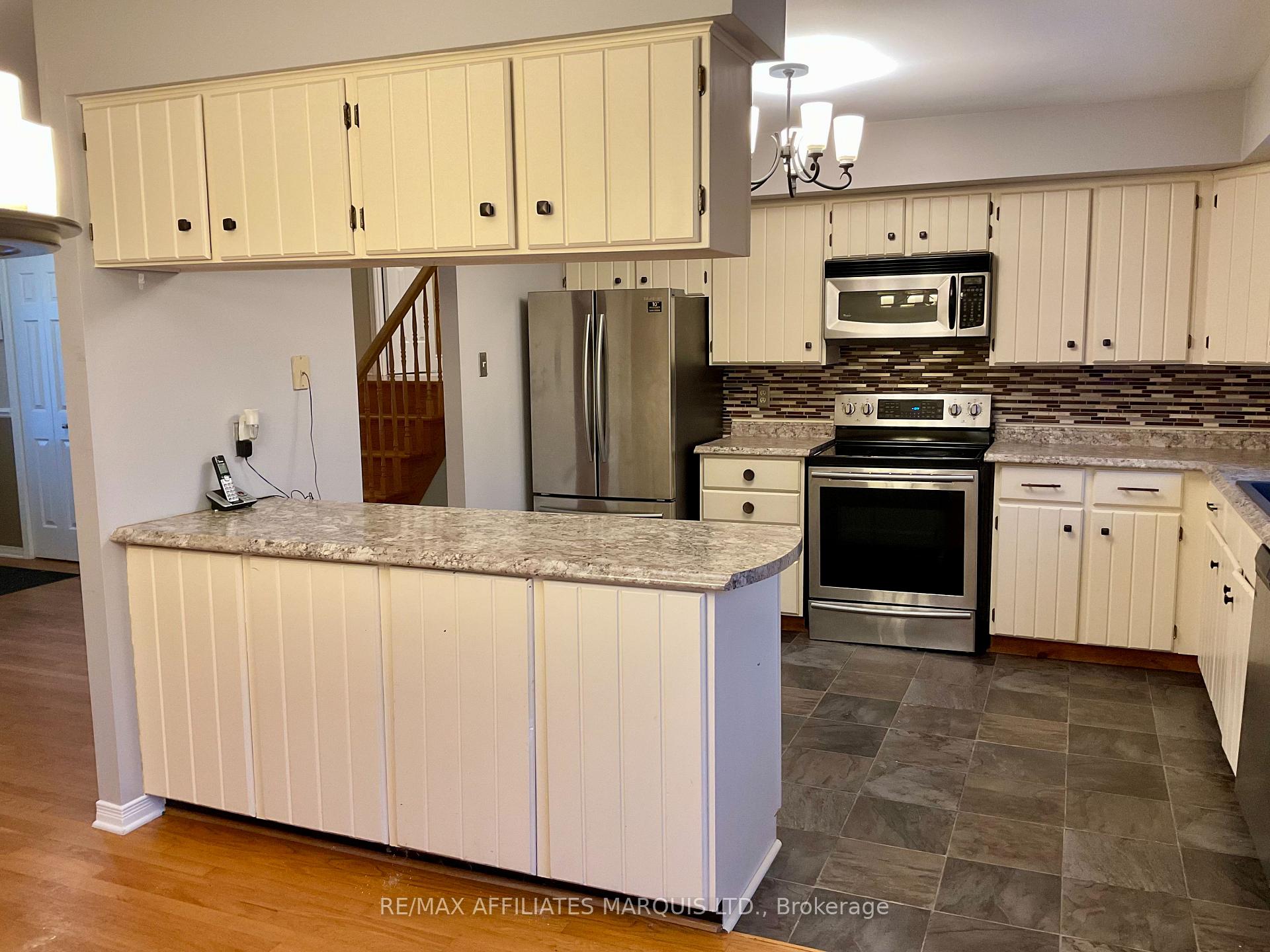 Photo 8 of 1360 Lancaster Crescent, Cornwall — HOMEH