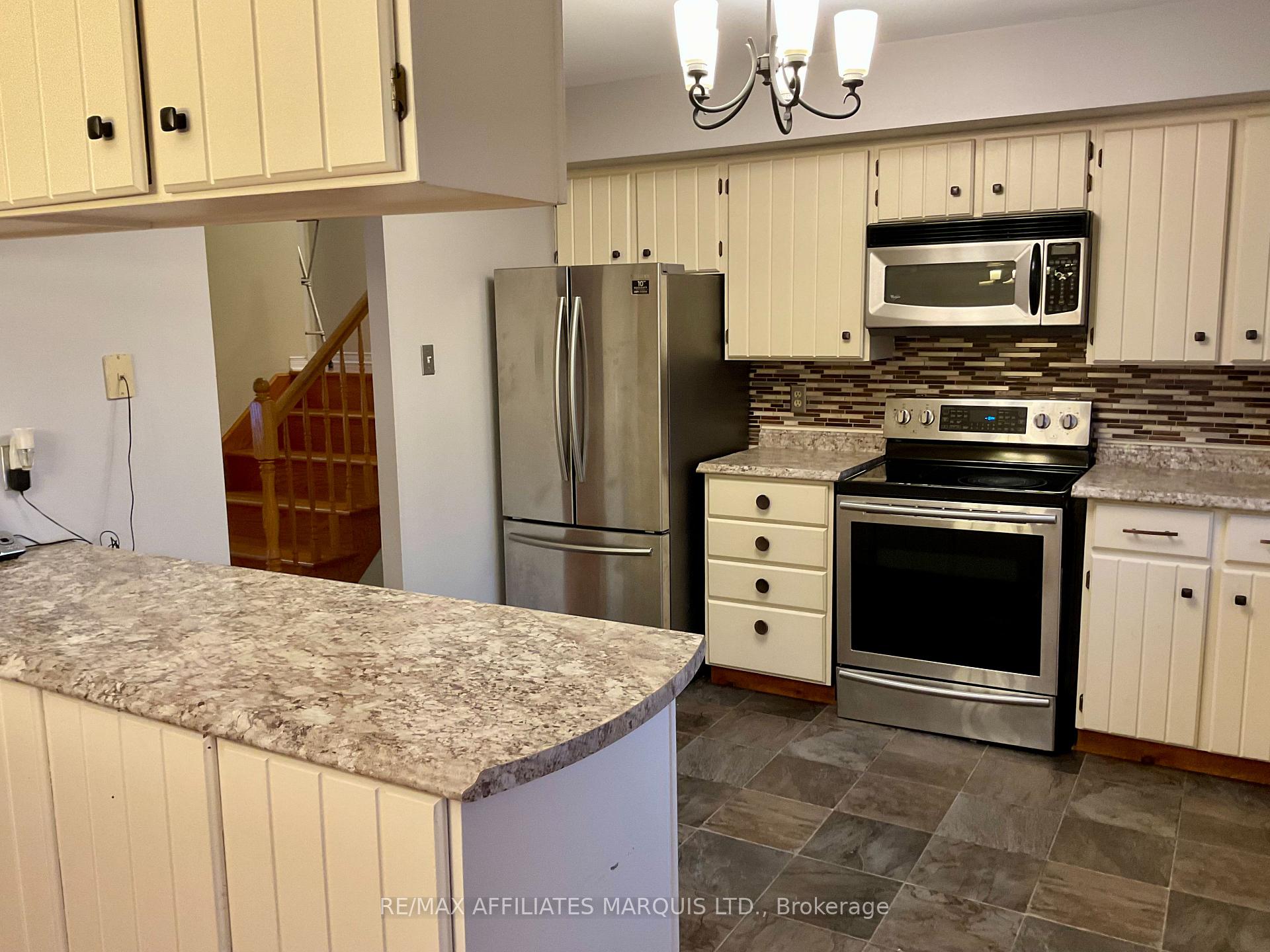 Photo 9 of 1360 Lancaster Crescent, Cornwall — HOMEH
