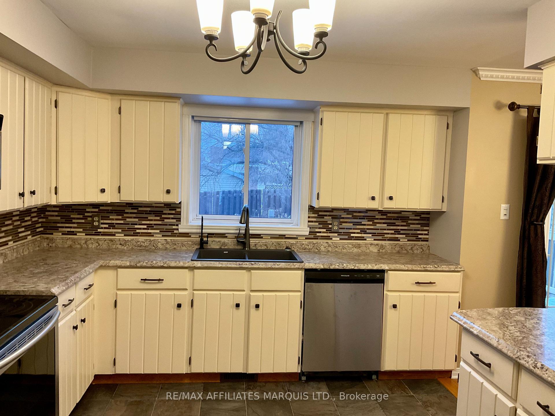 Photo 12 of 1360 Lancaster Crescent, Cornwall — HOMEH