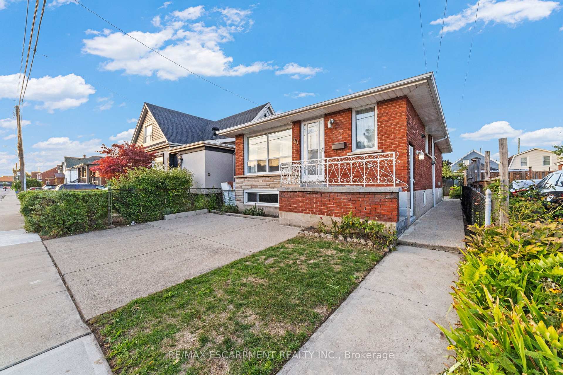 Photo 2 of 99 Edinburgh Avenue, Hamilton, Crown Point — HOMEH
