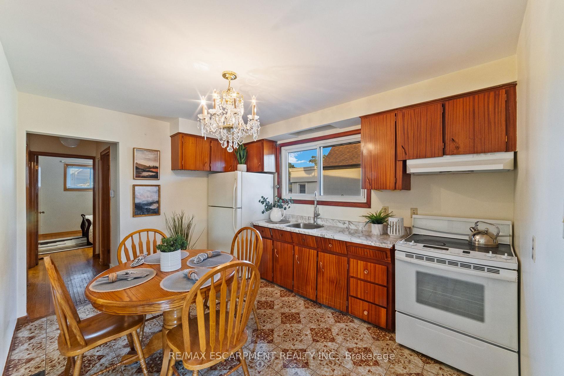 Photo 8 of 99 Edinburgh Avenue, Hamilton, Crown Point — HOMEH