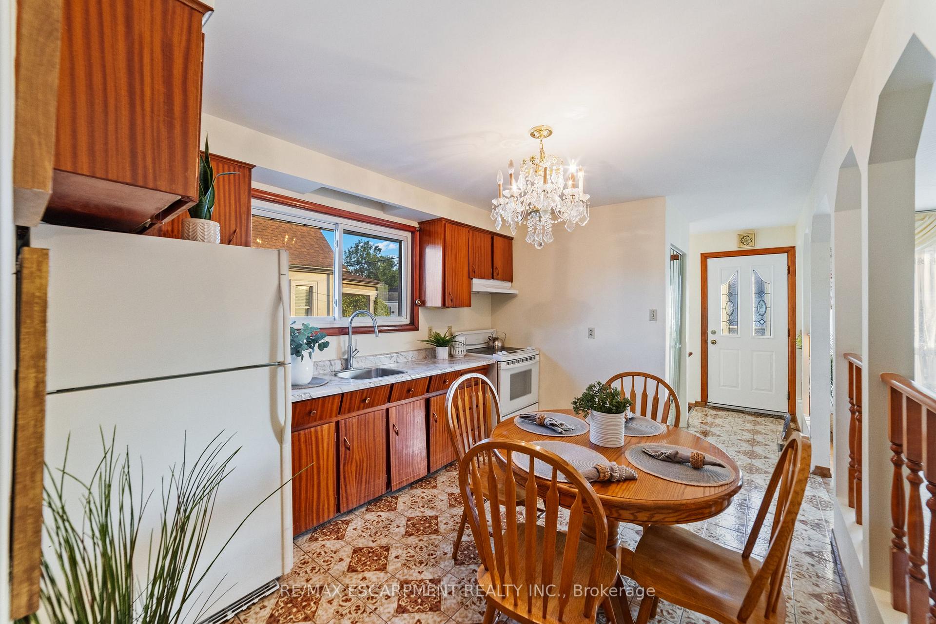 Photo 9 of 99 Edinburgh Avenue, Hamilton, Crown Point — HOMEH