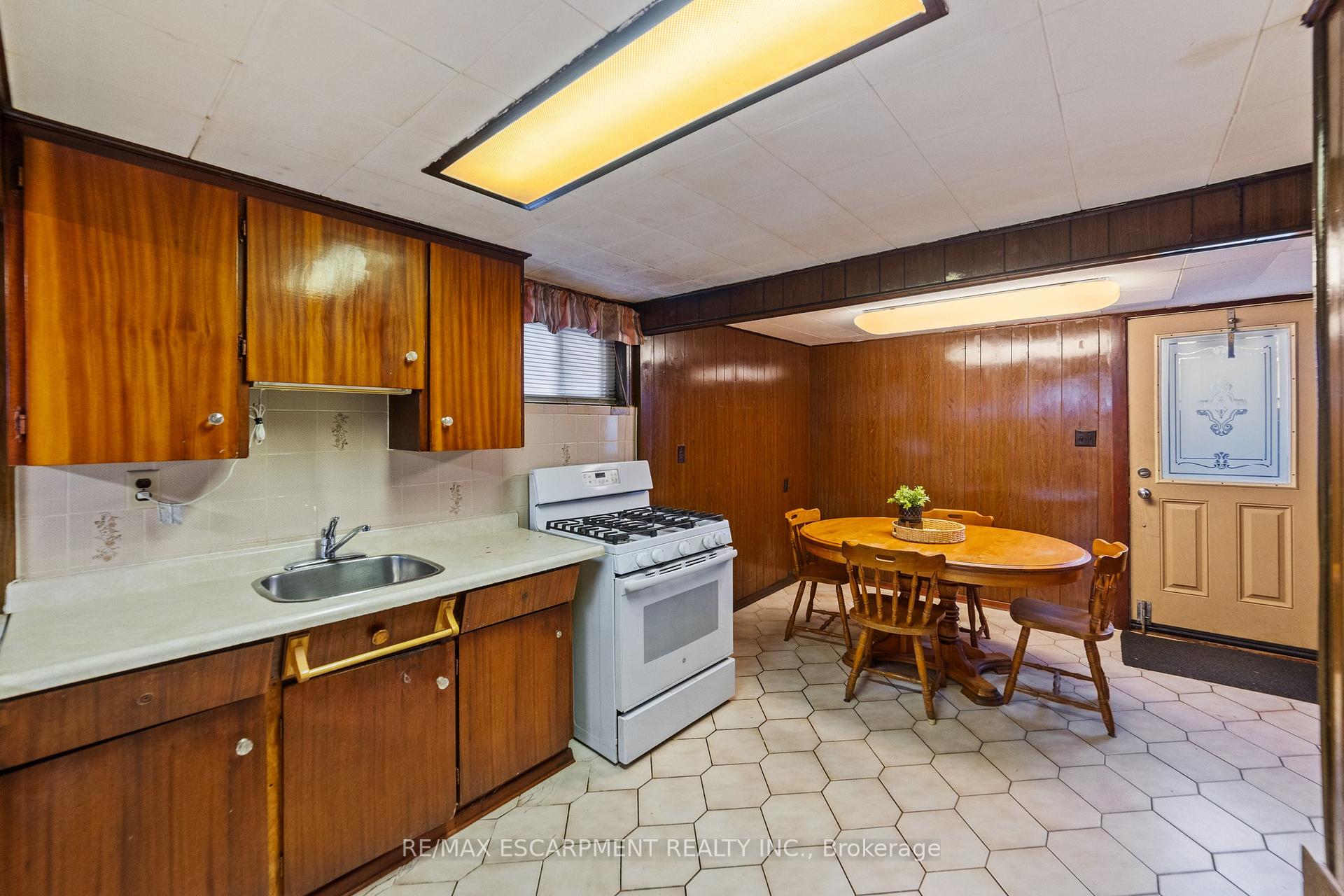 Photo 23 of 99 Edinburgh Avenue, Hamilton, Crown Point — HOMEH
