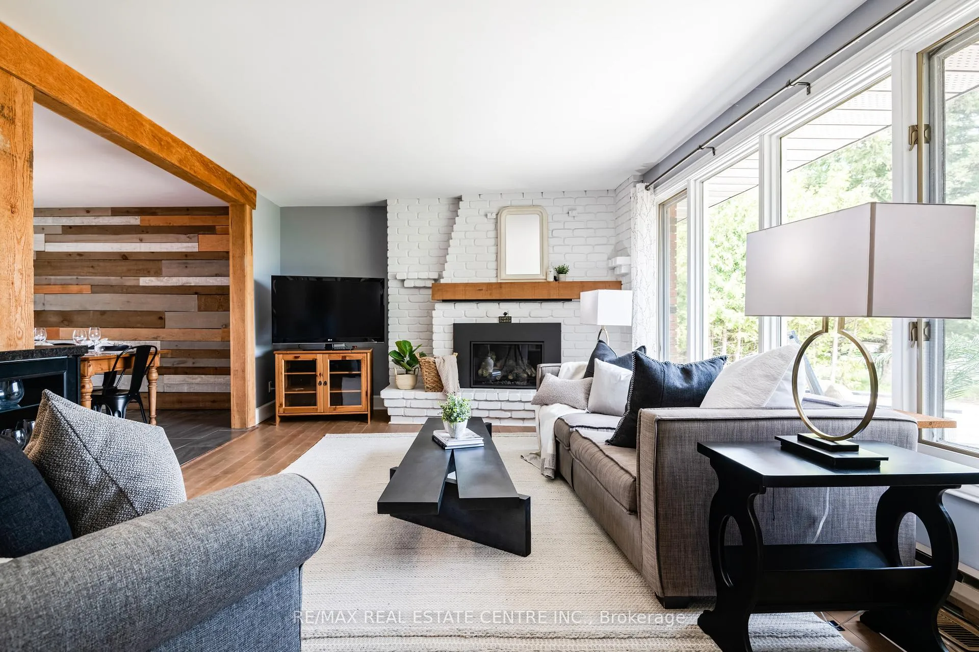 Photo 3 of 188 Lakeshore Road E, Blue Mountains — HOMEH