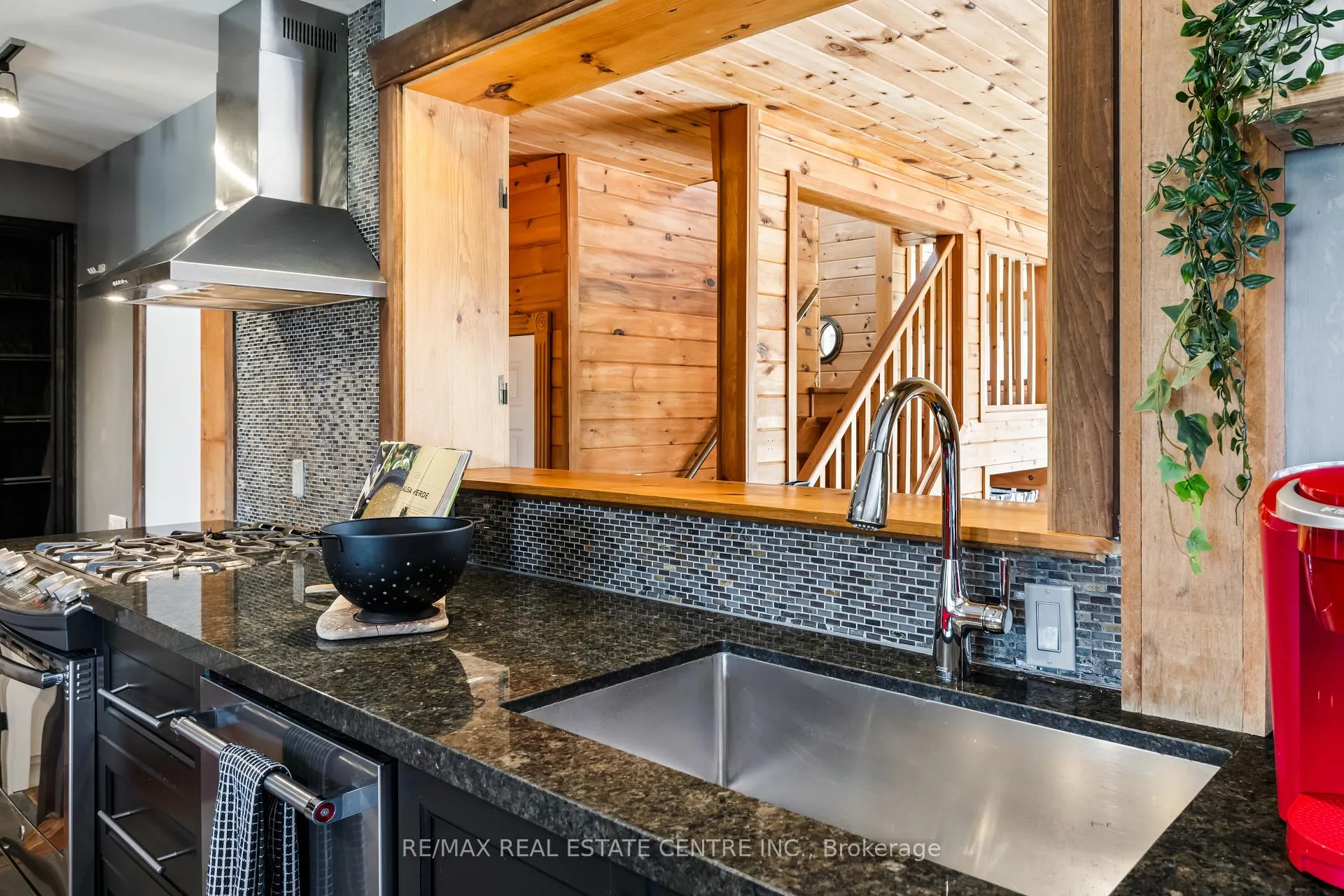Photo 15 of 188 Lakeshore Road E, Blue Mountains — HOMEH