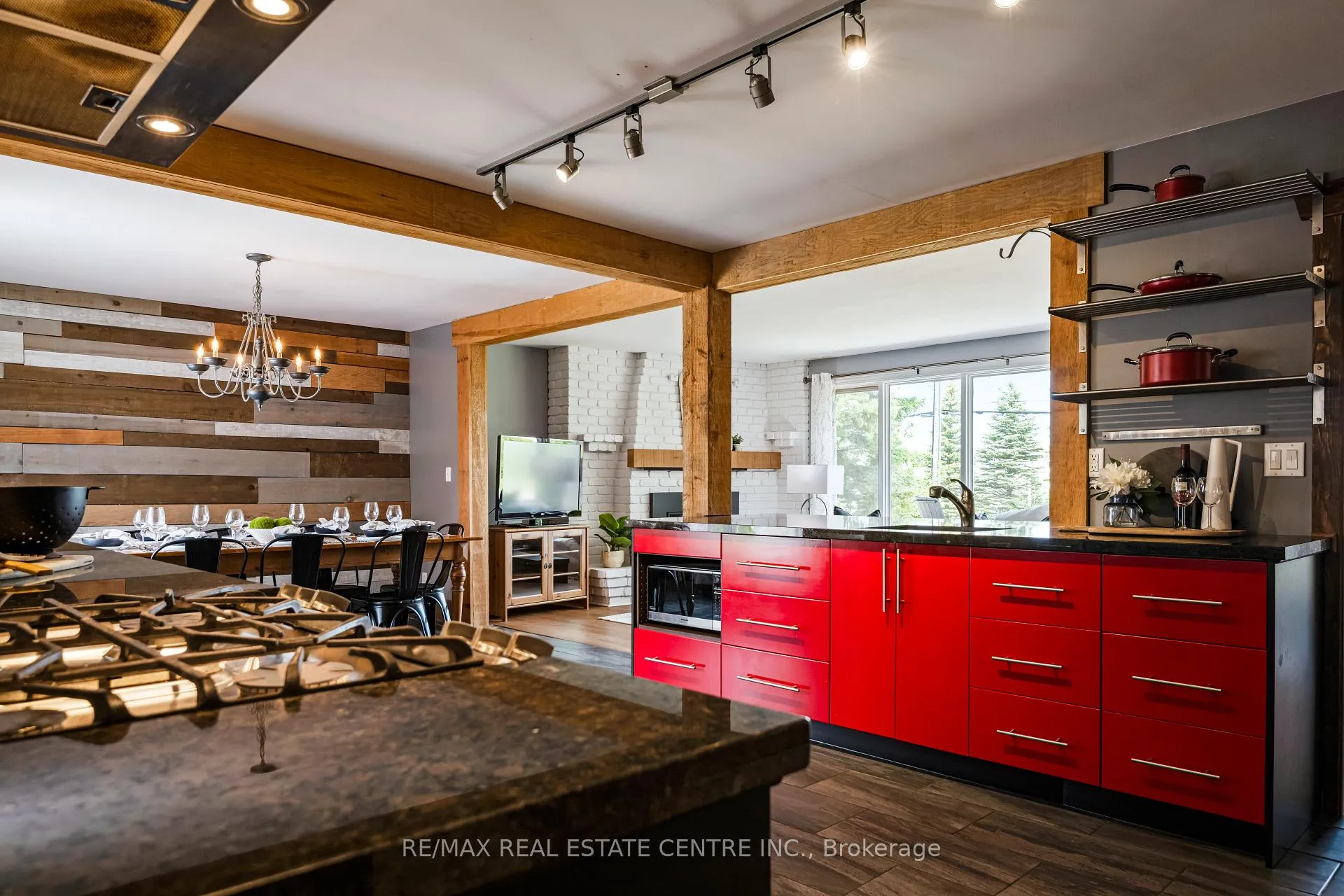 Photo 18 of 188 Lakeshore Road E, Blue Mountains — HOMEH