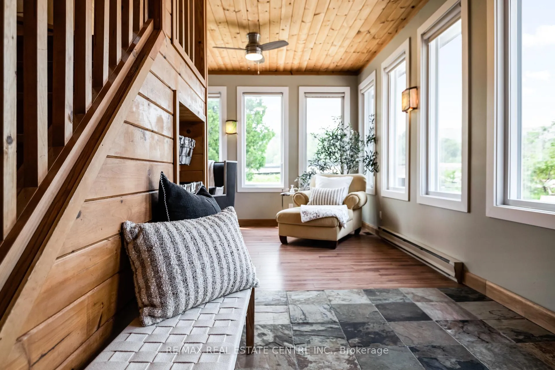 Photo 19 of 188 Lakeshore Road E, Blue Mountains — HOMEH