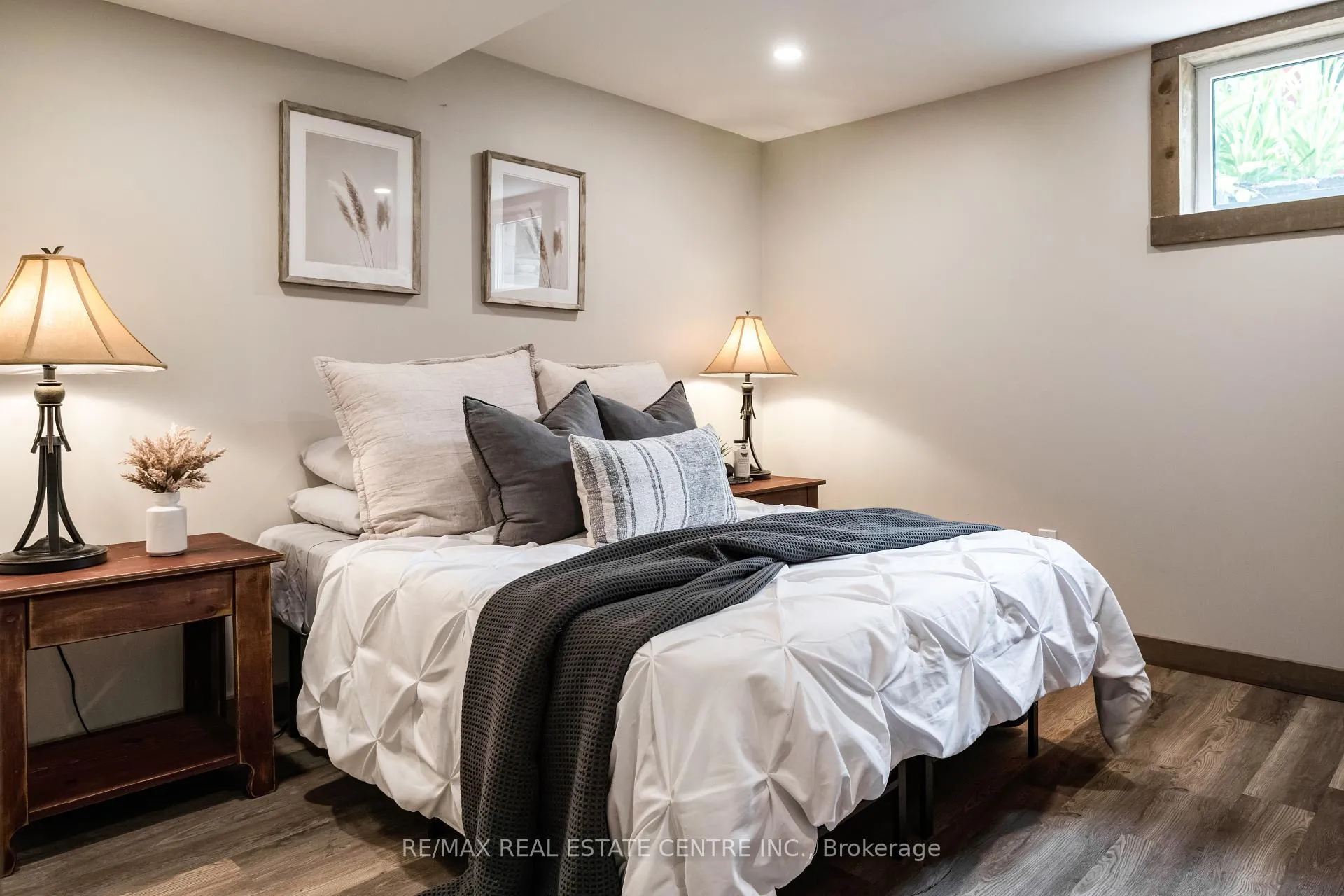 Photo 32 of 188 Lakeshore Road E, Blue Mountains — HOMEH