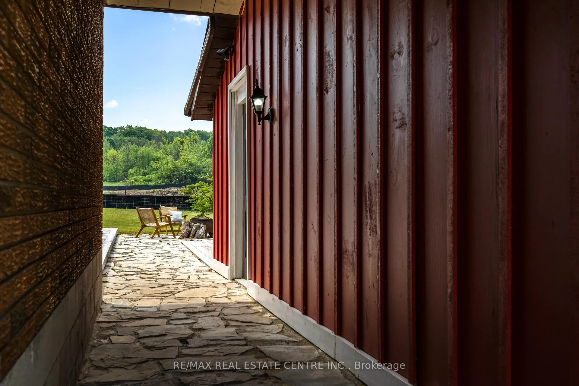 Photo 37 of 188 Lakeshore Road E, Blue Mountains — HOMEH
