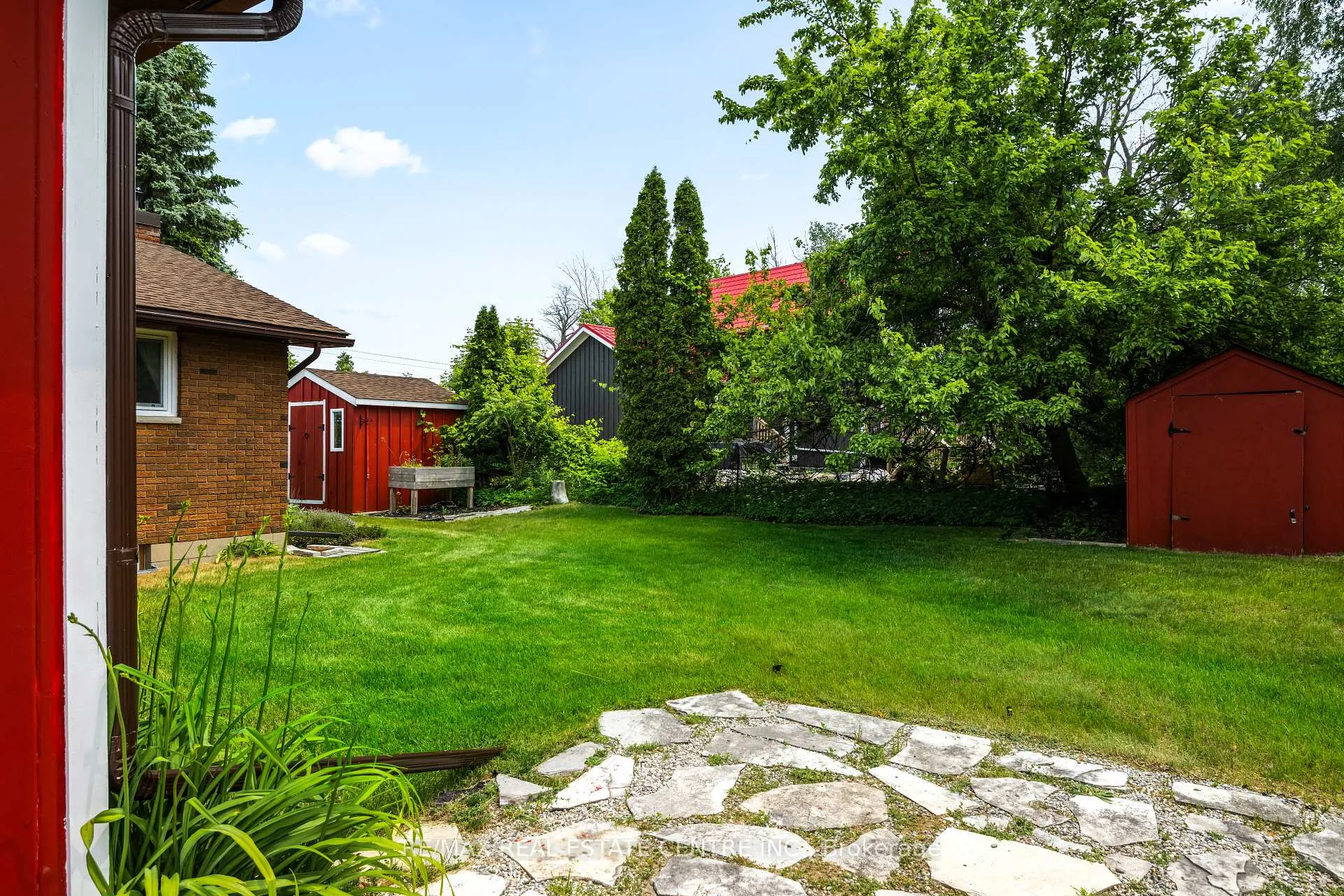 Photo 42 of 188 Lakeshore Road E, Blue Mountains — HOMEH
