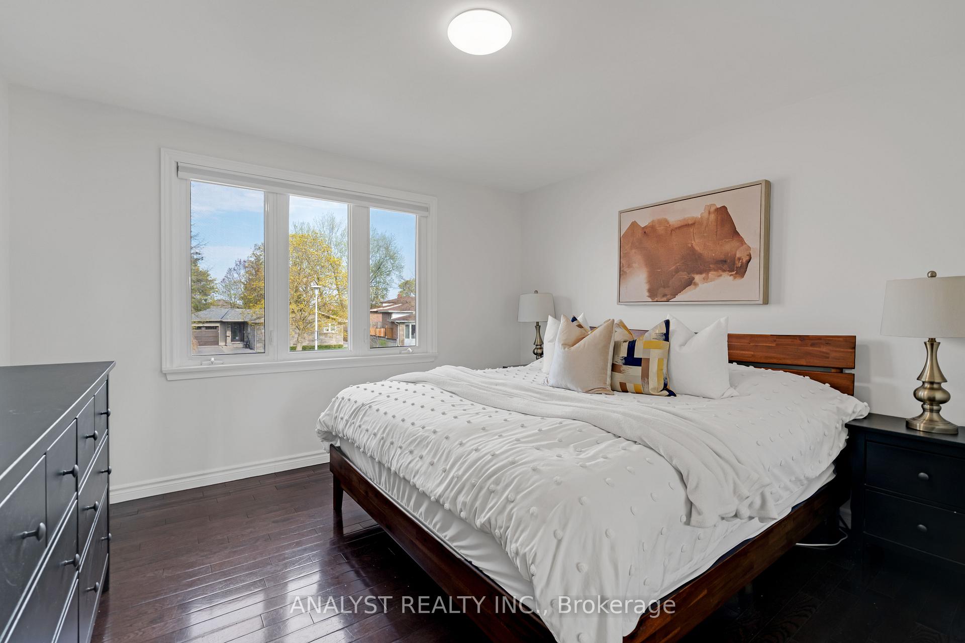 Photo 13 of 285 Glenwood Crescent, Caledon, Bolton East — HOMEH