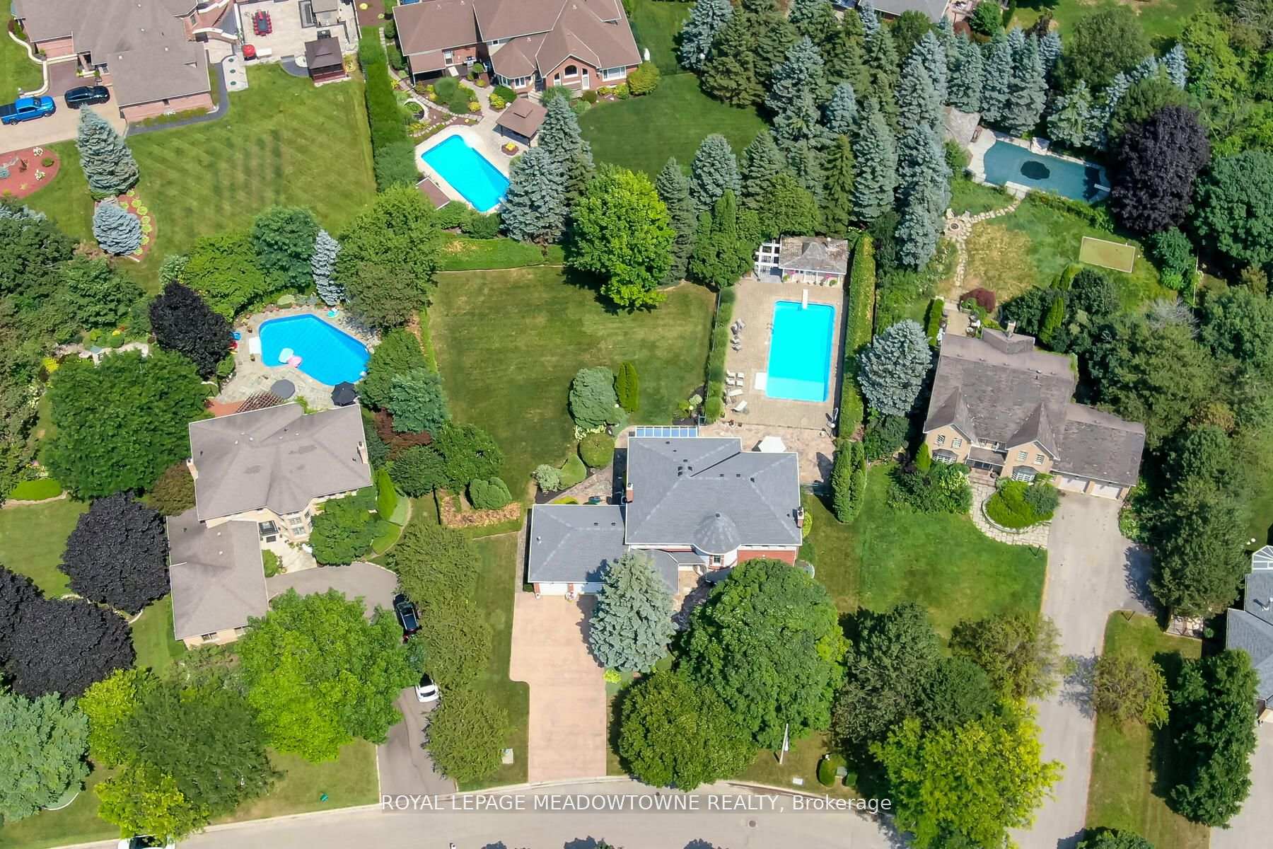 Photo 2 of 3 Meagan Drive, Halton Hills, Glen Williams — HOMEH