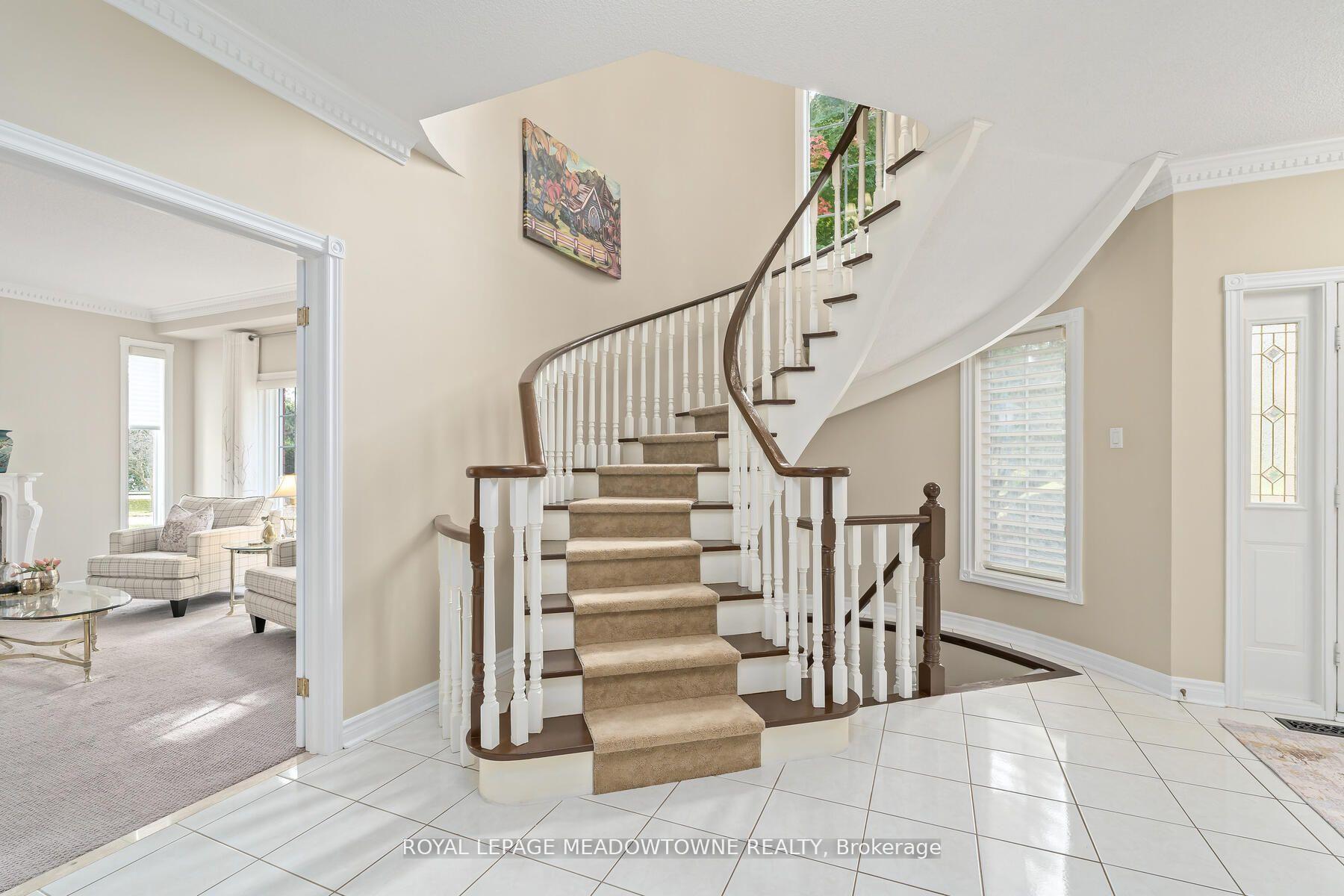 Photo 16 of 3 Meagan Drive, Halton Hills, Glen Williams — HOMEH