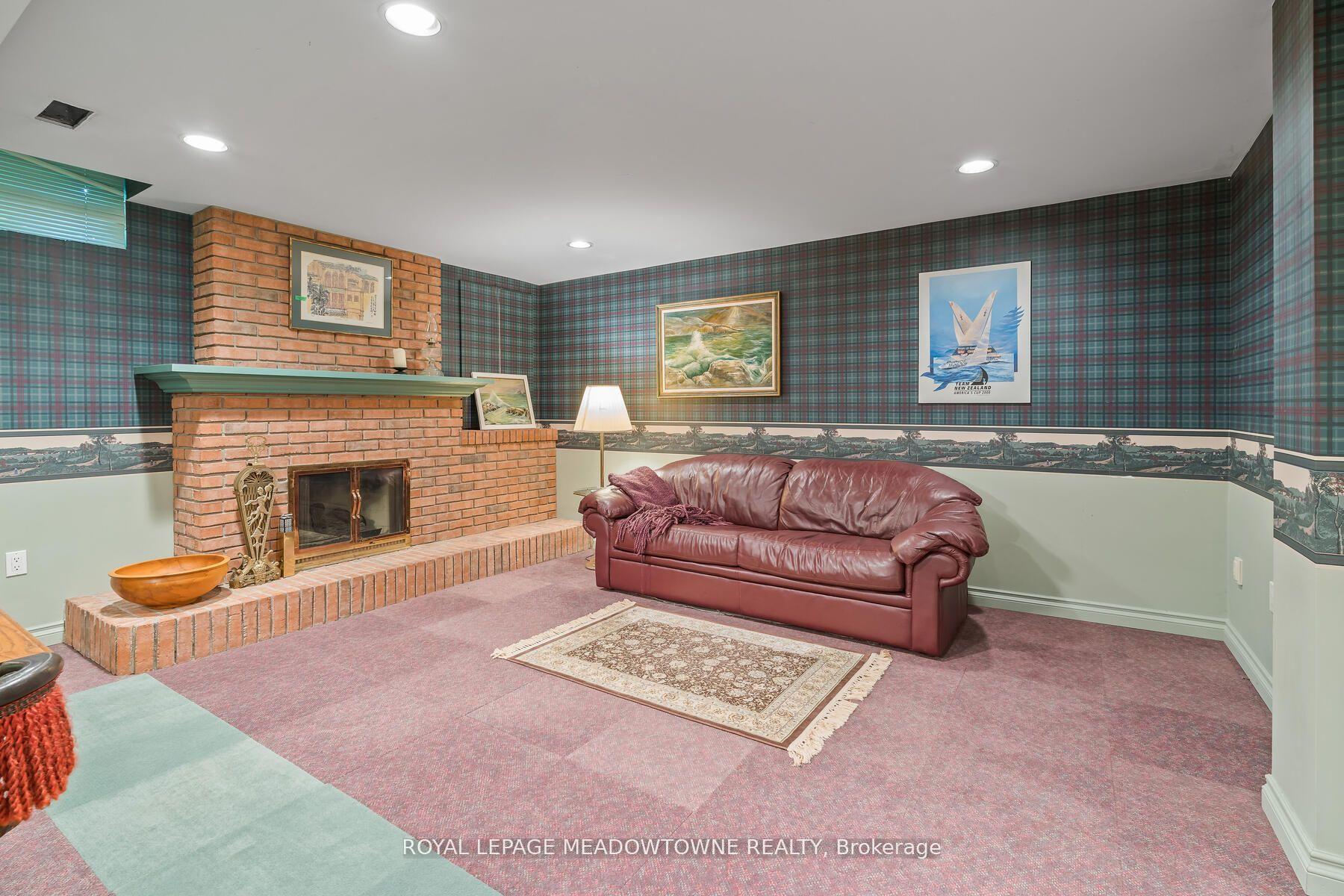Photo 24 of 3 Meagan Drive, Halton Hills, Glen Williams — HOMEH