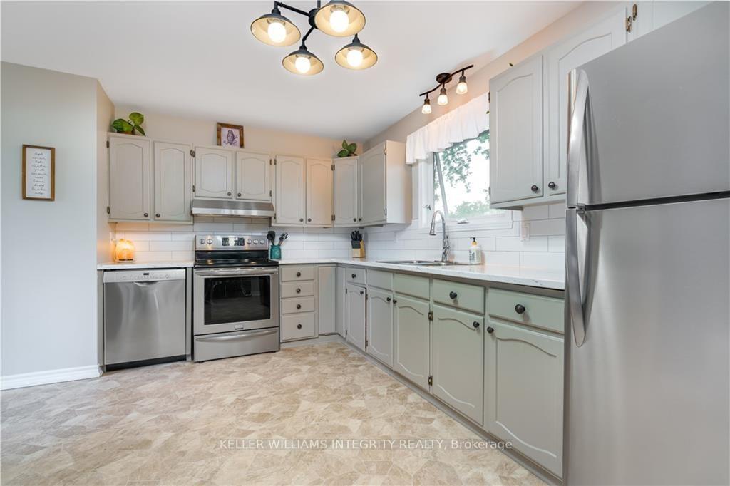 Photo 6 of 3101 Poirier Avenue, Cornwall — HOMEH