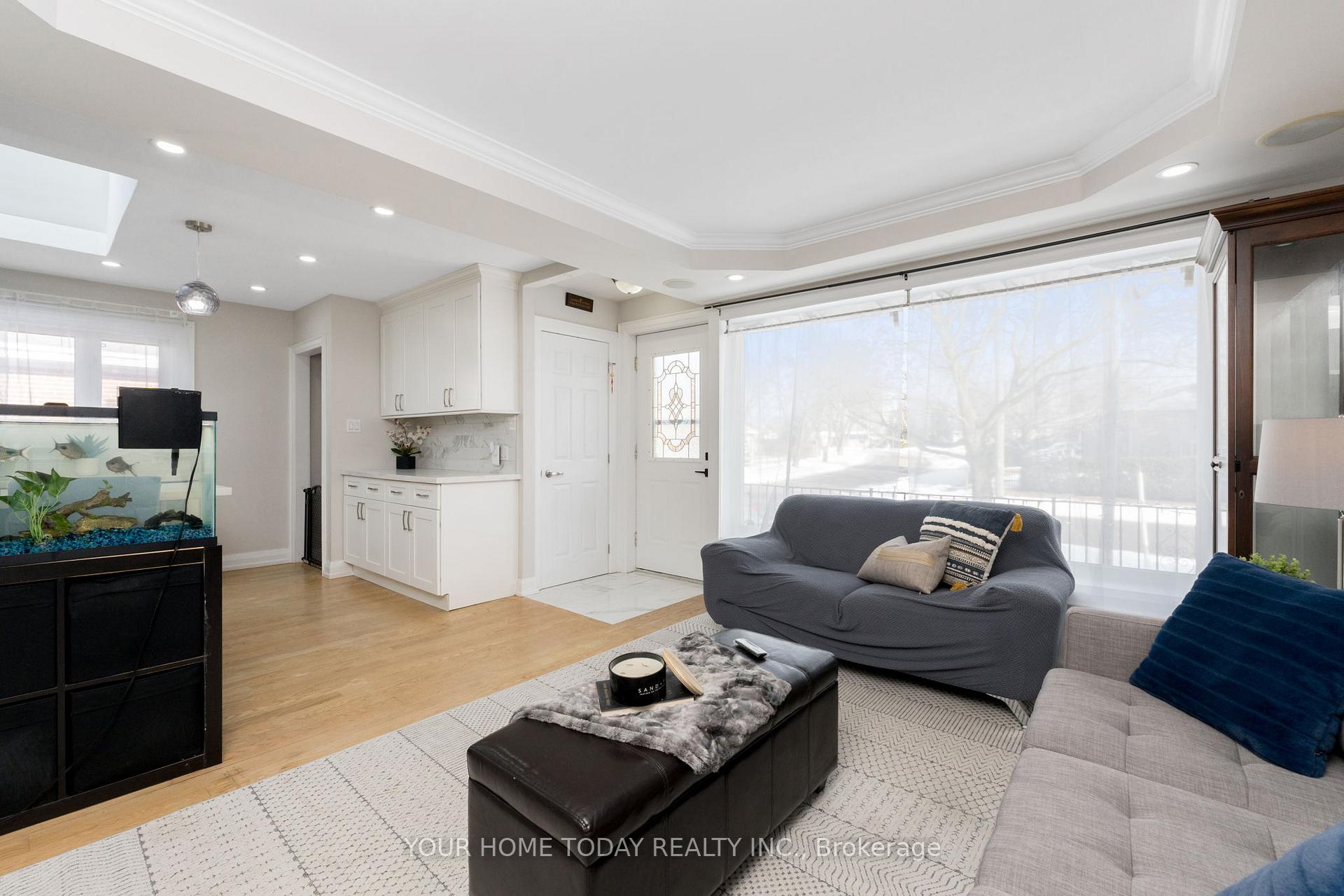 Photo 3 of 11 Weber Drive, Halton Hills, Georgetown — HOMEH