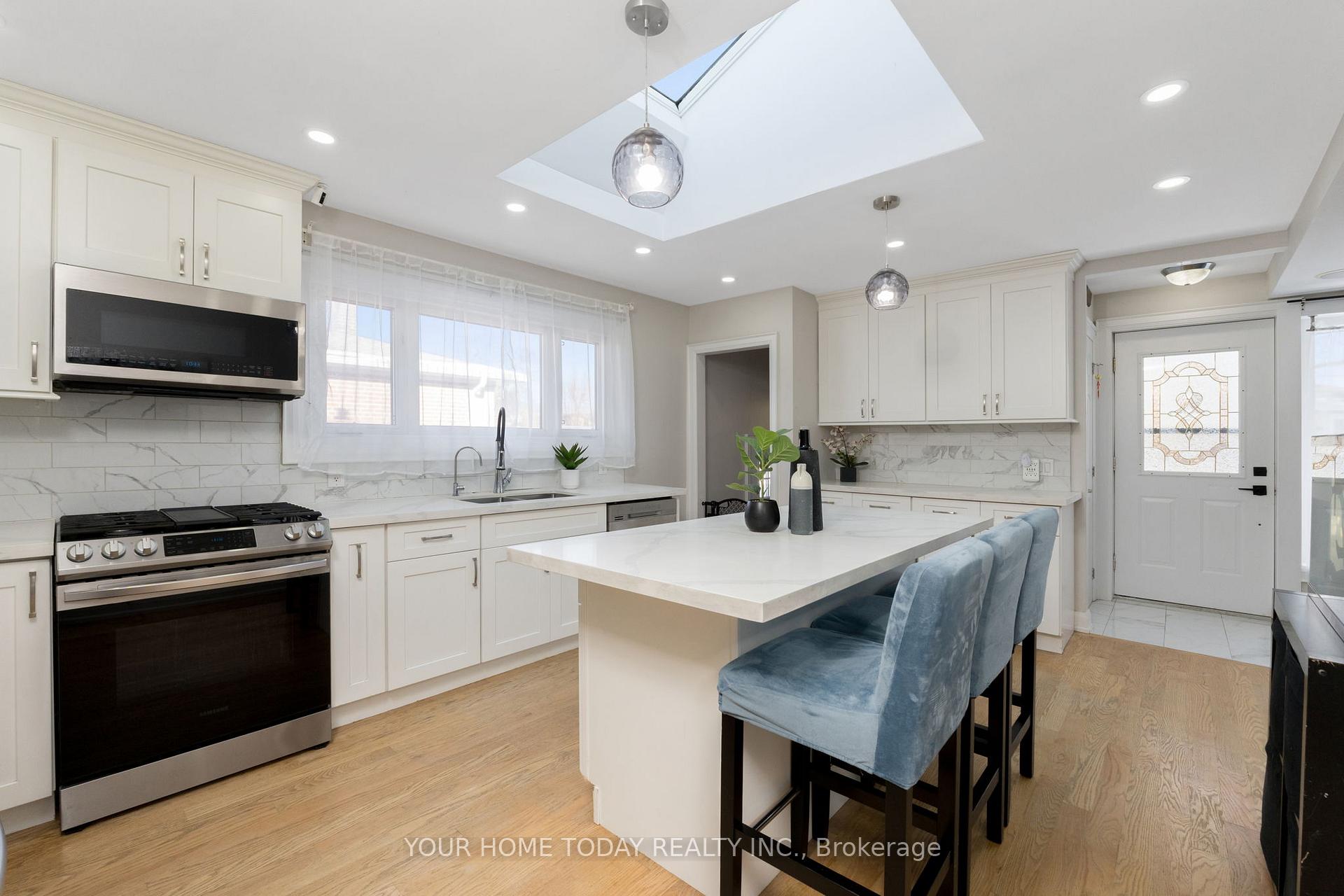 Photo 7 of 11 Weber Drive, Halton Hills, Georgetown — HOMEH