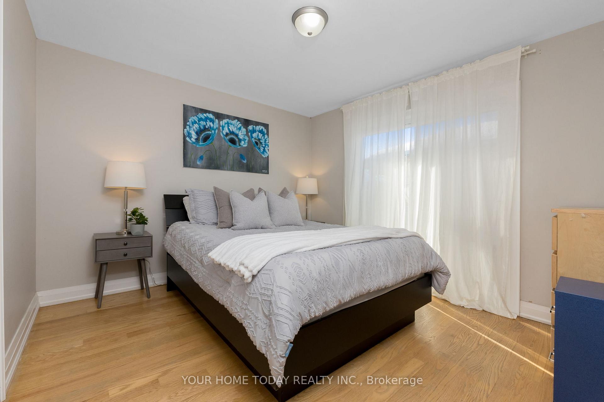 Photo 11 of 11 Weber Drive, Halton Hills, Georgetown — HOMEH