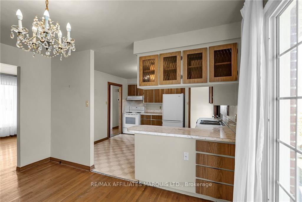 Photo 9 of 322 Jarvis Street, Cornwall — HOMEH