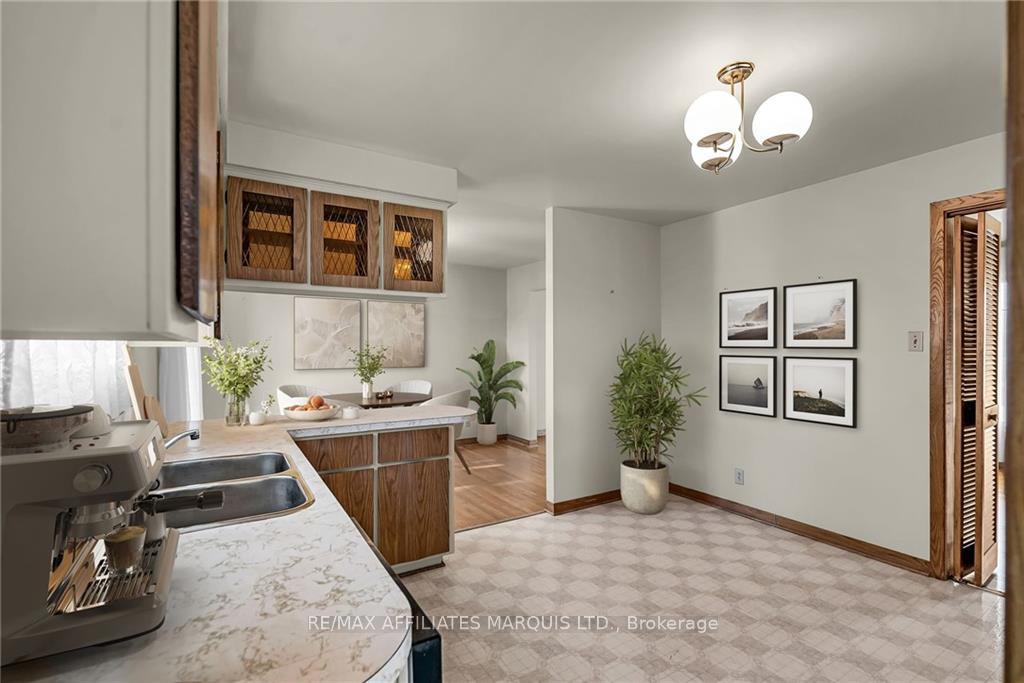 Photo 11 of 322 Jarvis Street, Cornwall — HOMEH