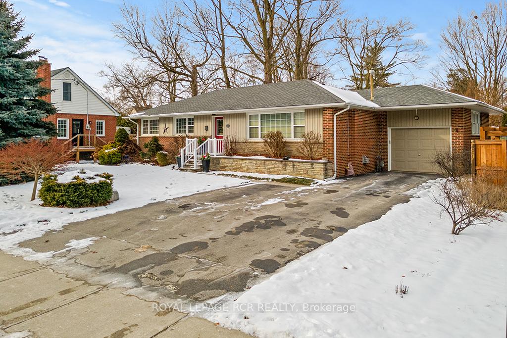 Photo 4 of 282 Maple Avenue, Halton Hills, Georgetown — HOMEH