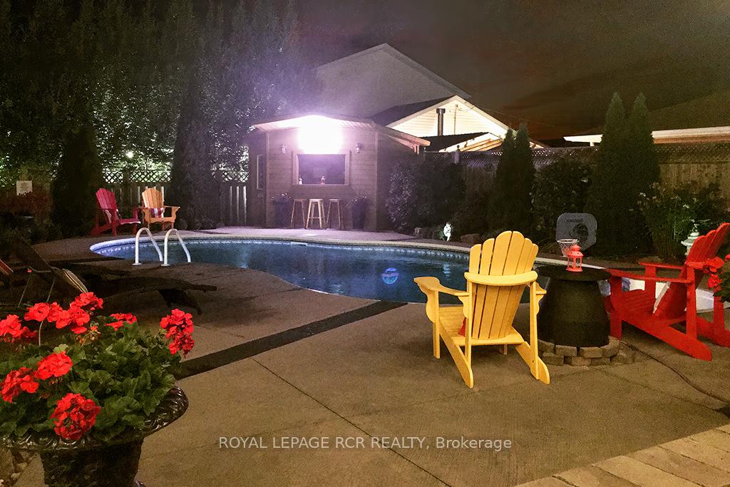 Photo 6 of 282 Maple Avenue, Halton Hills, Georgetown — HOMEH
