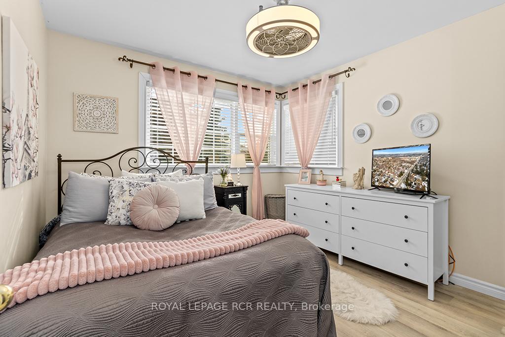 Photo 22 of 282 Maple Avenue, Halton Hills, Georgetown — HOMEH