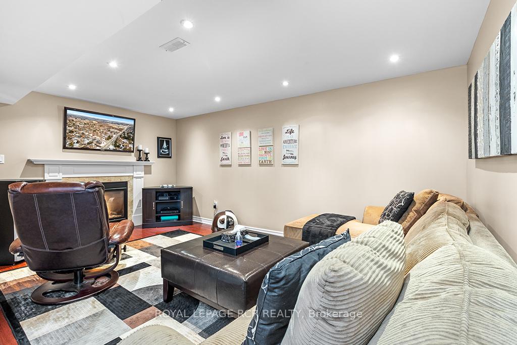 Photo 31 of 282 Maple Avenue, Halton Hills, Georgetown — HOMEH