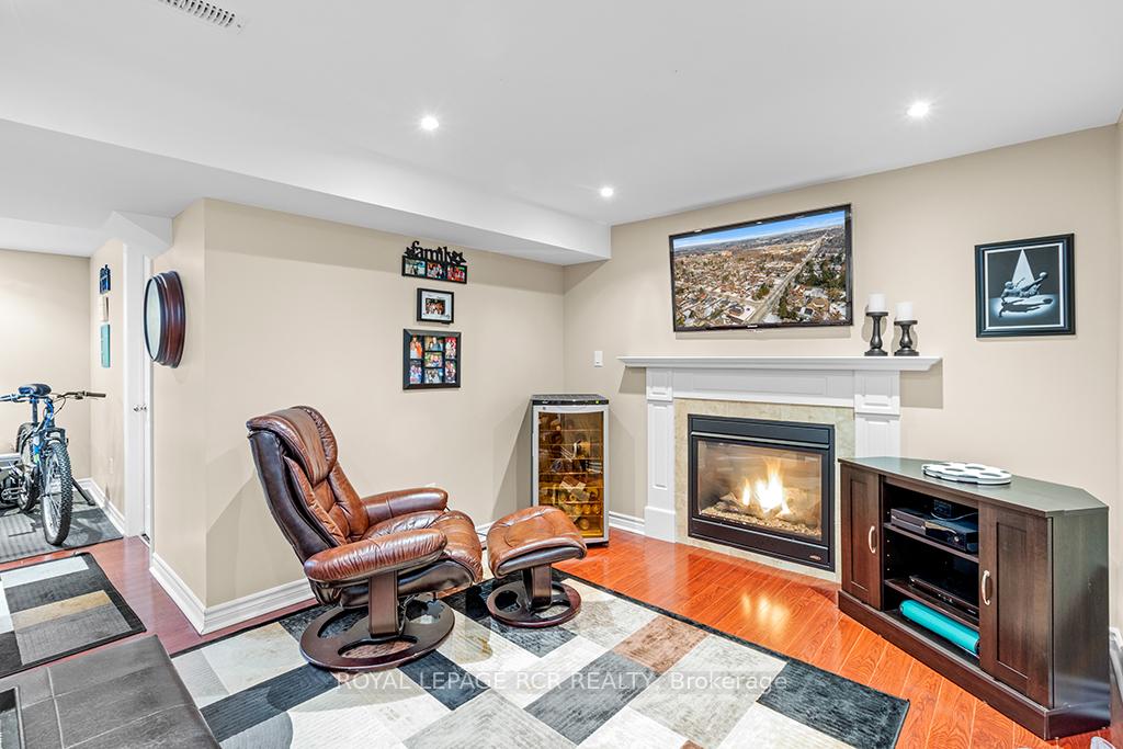 Photo 32 of 282 Maple Avenue, Halton Hills, Georgetown — HOMEH