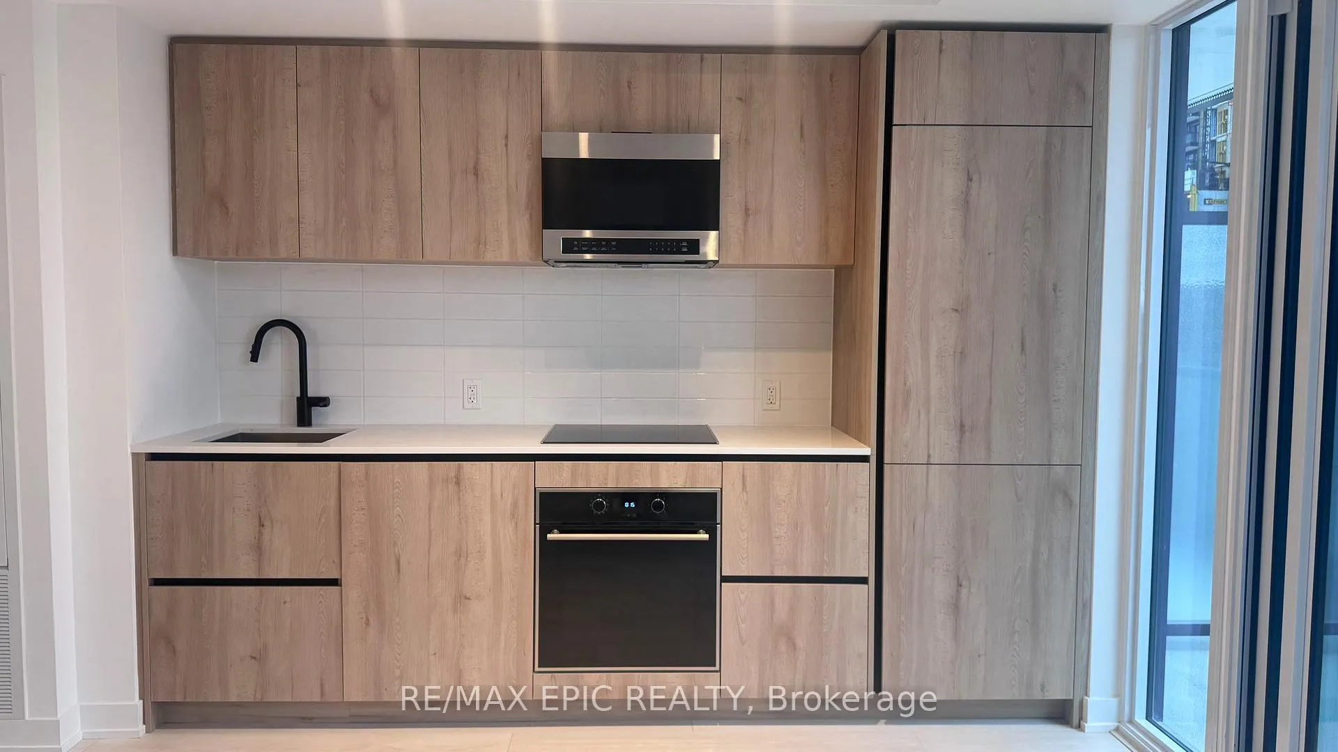 Photo 1 of Unit 511, 117 Broadway Avenue, Toronto, Mount Pleasant West — HOMEH
