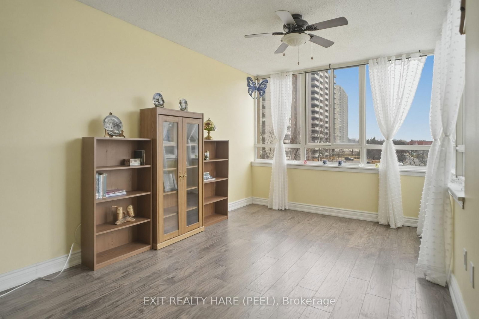 Photo 10 of Unit 407, 5 Lisa St, Brampton, Queen Street Corridor — HOMEH