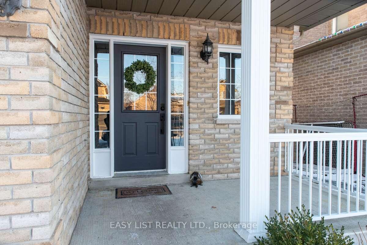 Photo 2 of 27 Laurelbank Crescent, Georgina, Keswick North — HOMEH