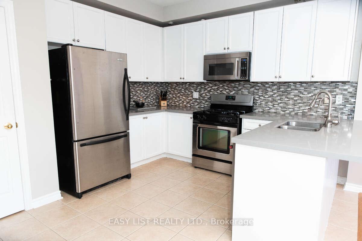 Photo 5 of 27 Laurelbank Crescent, Georgina, Keswick North — HOMEH