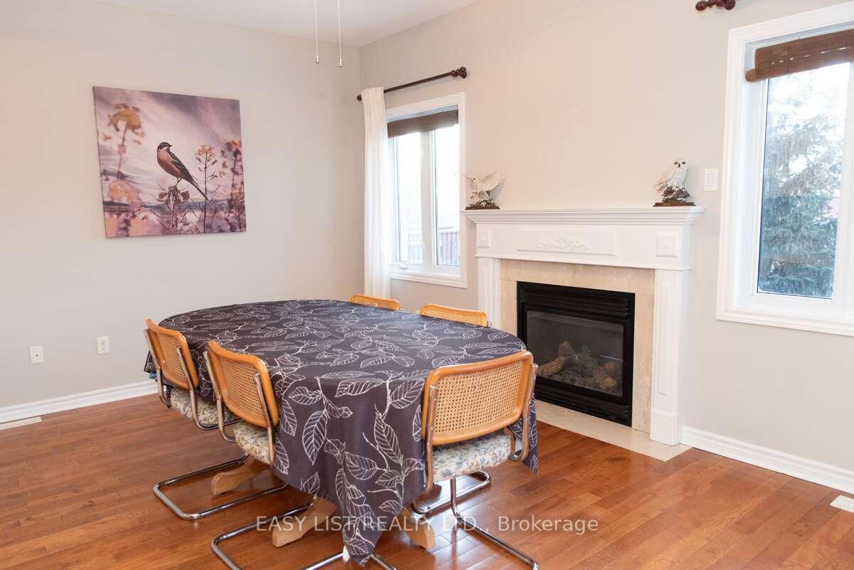 Photo 6 of 27 Laurelbank Crescent, Georgina, Keswick North — HOMEH