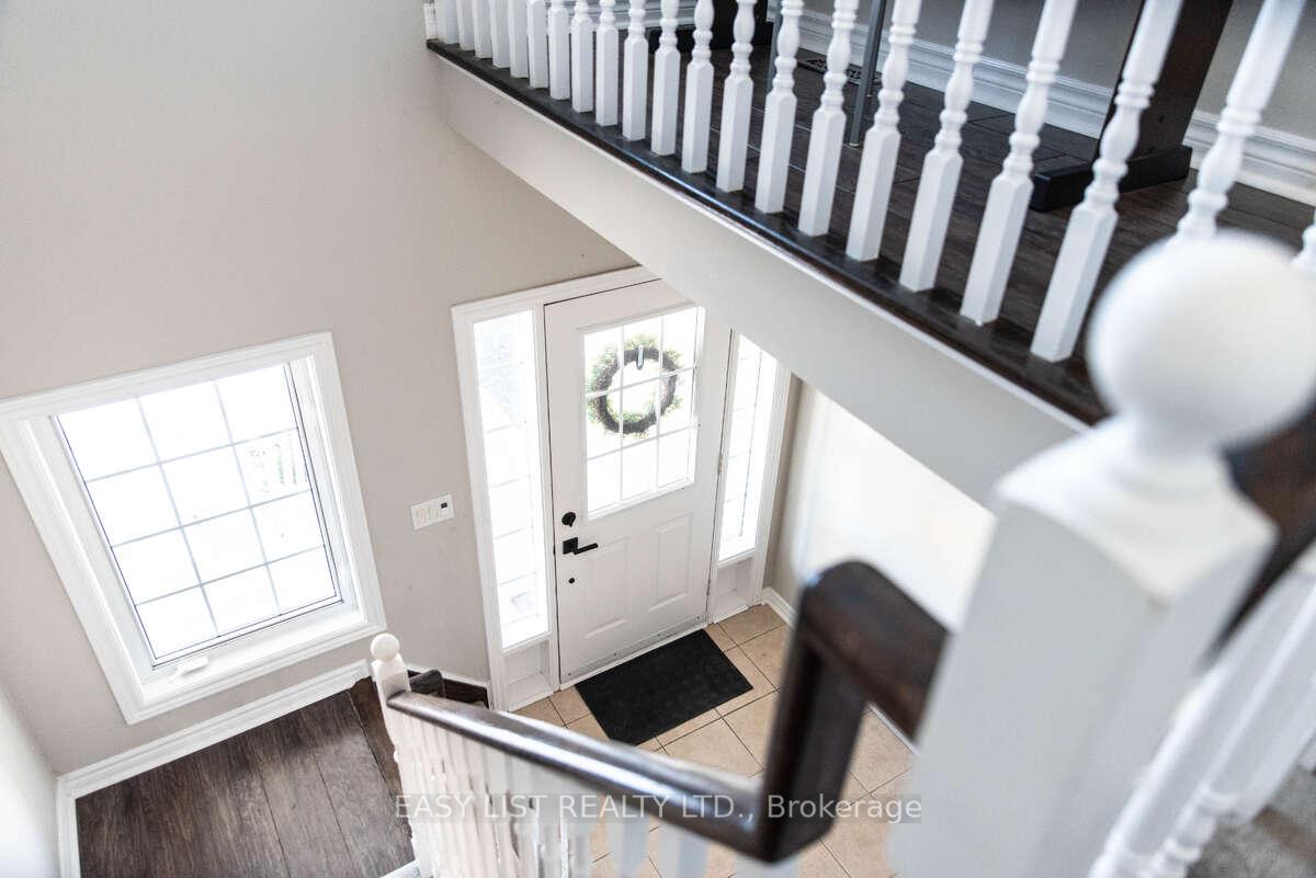 Photo 11 of 27 Laurelbank Crescent, Georgina, Keswick North — HOMEH