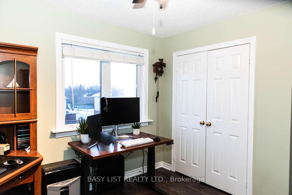 Photo 18 of 27 Laurelbank Crescent, Georgina, Keswick North — HOMEH