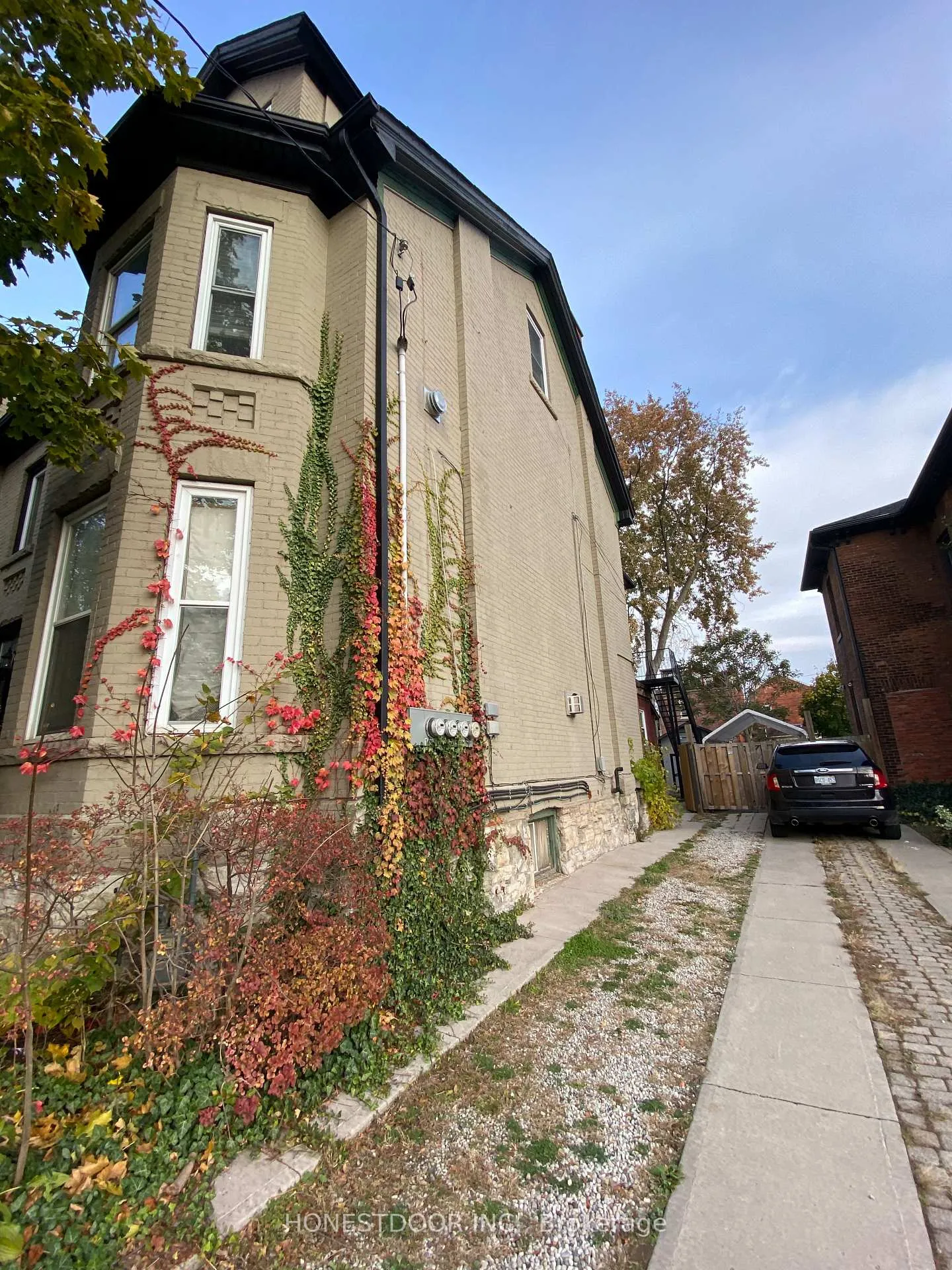 Photo 4 of 103 Victoria Avenue S, Hamilton, Stinson — HOMEH