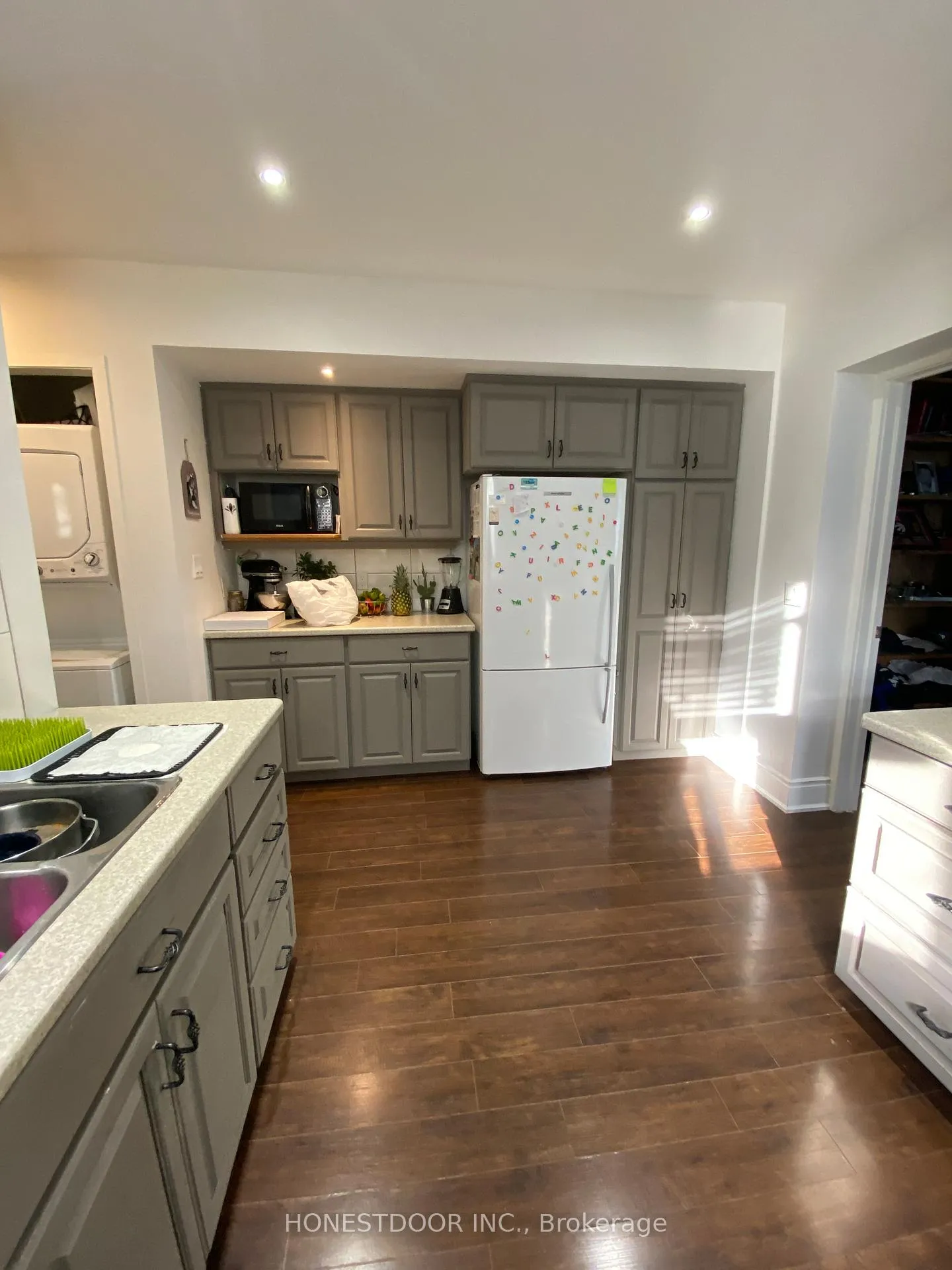Photo 8 of 103 Victoria Avenue S, Hamilton, Stinson — HOMEH