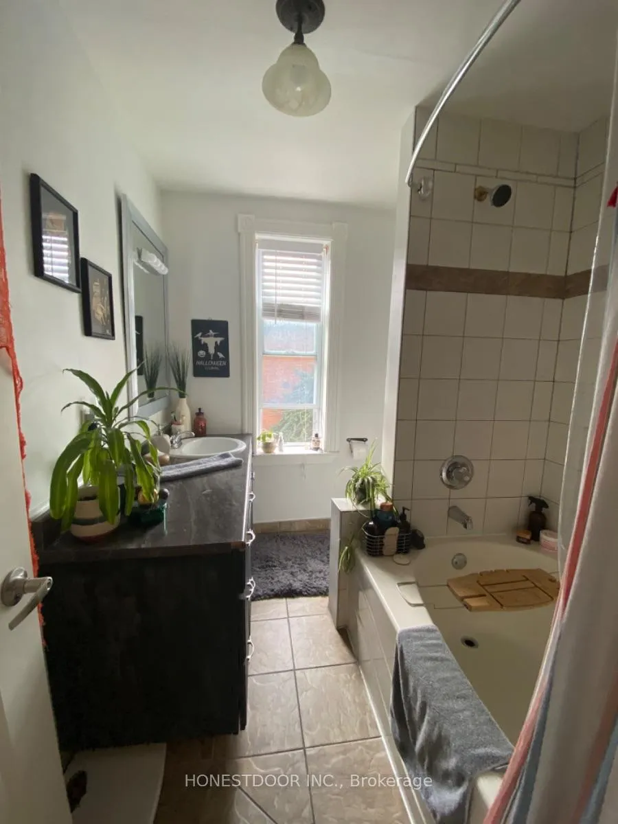 Photo 23 of 103 Victoria Avenue S, Hamilton, Stinson — HOMEH