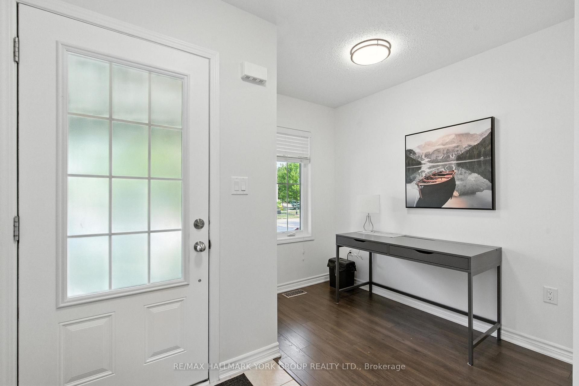 Photo 3 of 40 Hutt Crescent, Aurora, Bayview Northeast — HOMEH