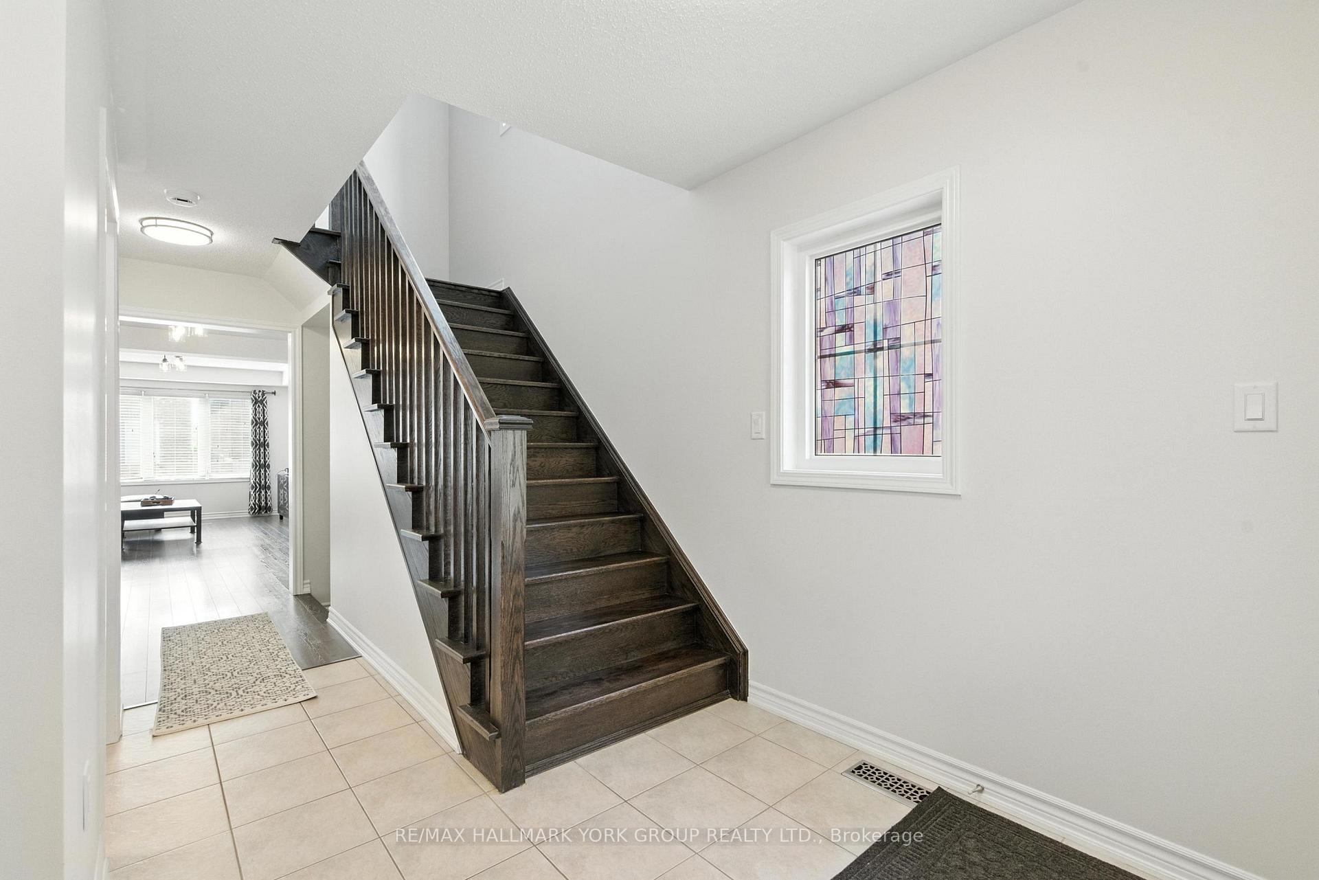 Photo 6 of 40 Hutt Crescent, Aurora, Bayview Northeast — HOMEH