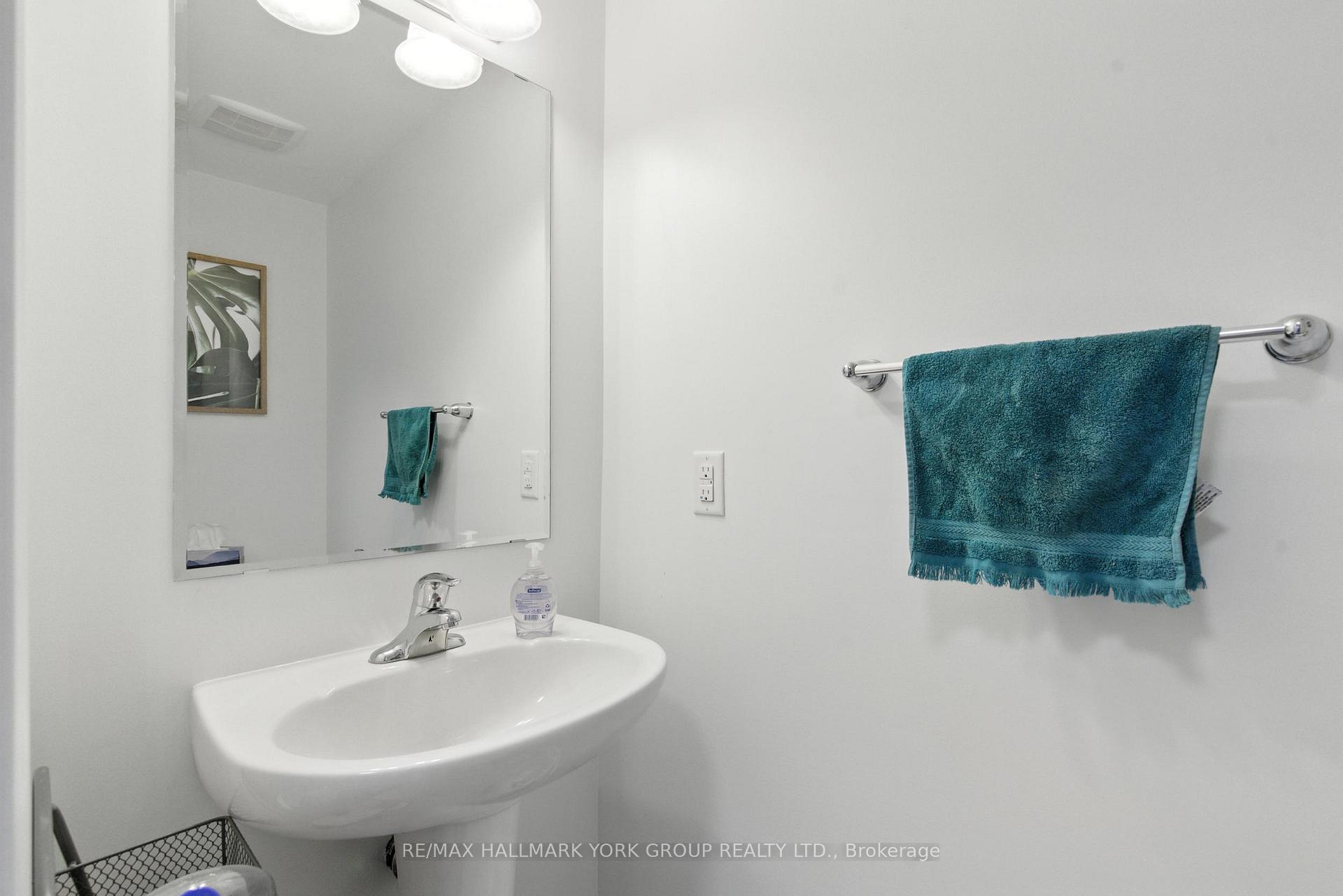 Photo 20 of 40 Hutt Crescent, Aurora, Bayview Northeast — HOMEH