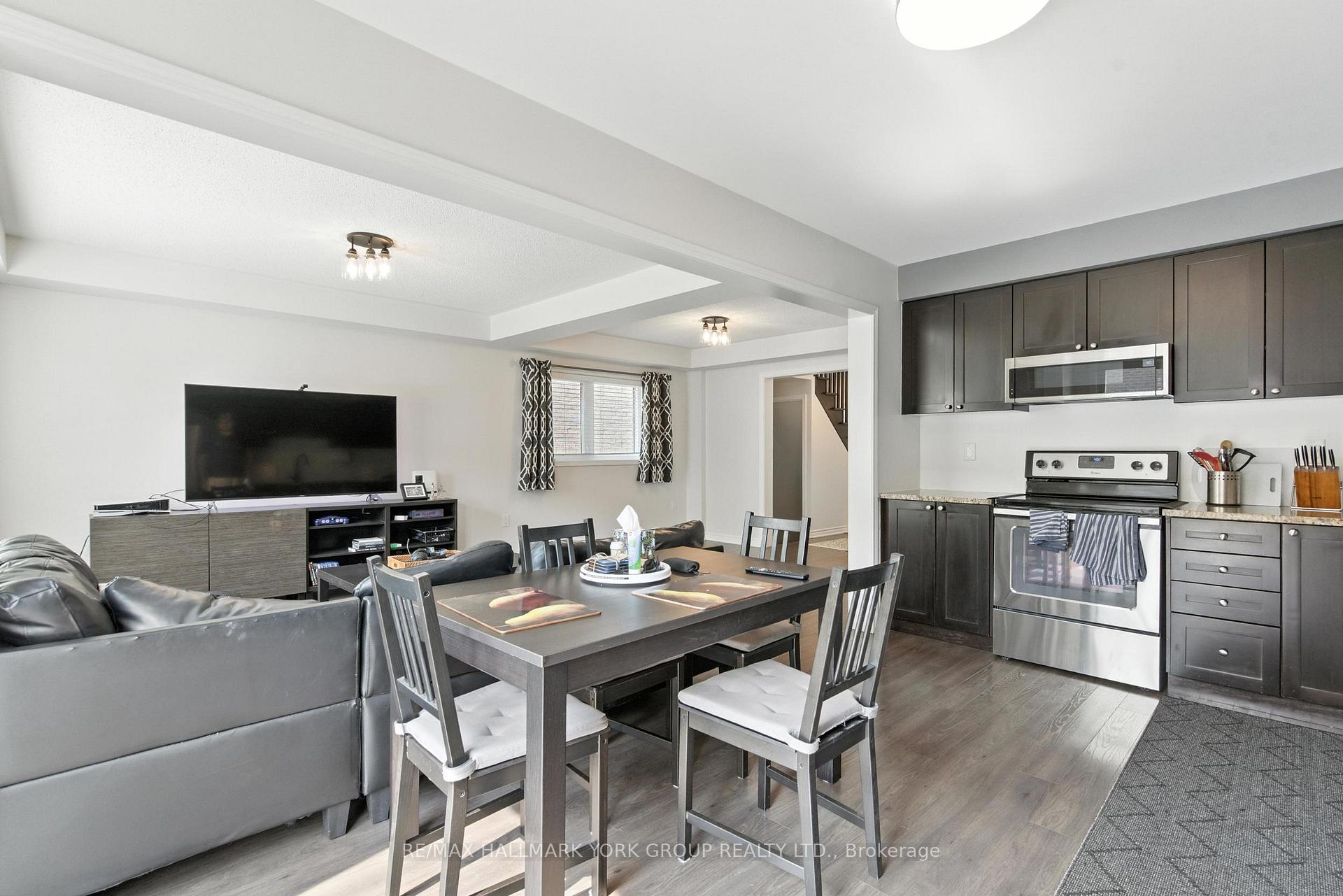 Photo 18 of 40 Hutt Crescent, Aurora, Bayview Northeast — HOMEH