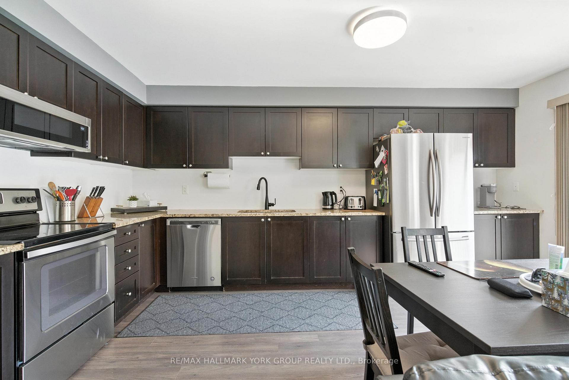 Photo 10 of 40 Hutt Crescent, Aurora, Bayview Northeast — HOMEH