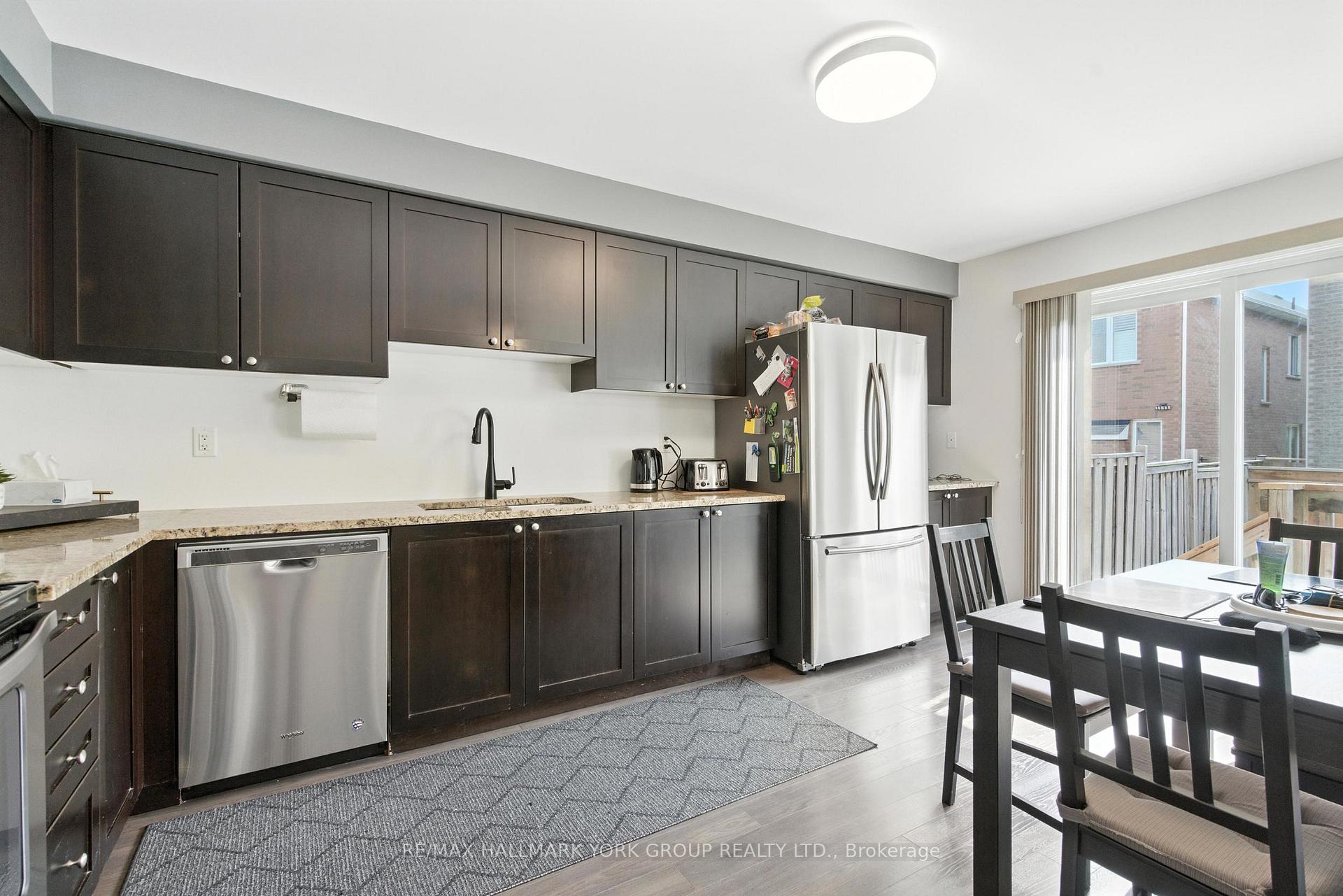 Photo 13 of 40 Hutt Crescent, Aurora, Bayview Northeast — HOMEH